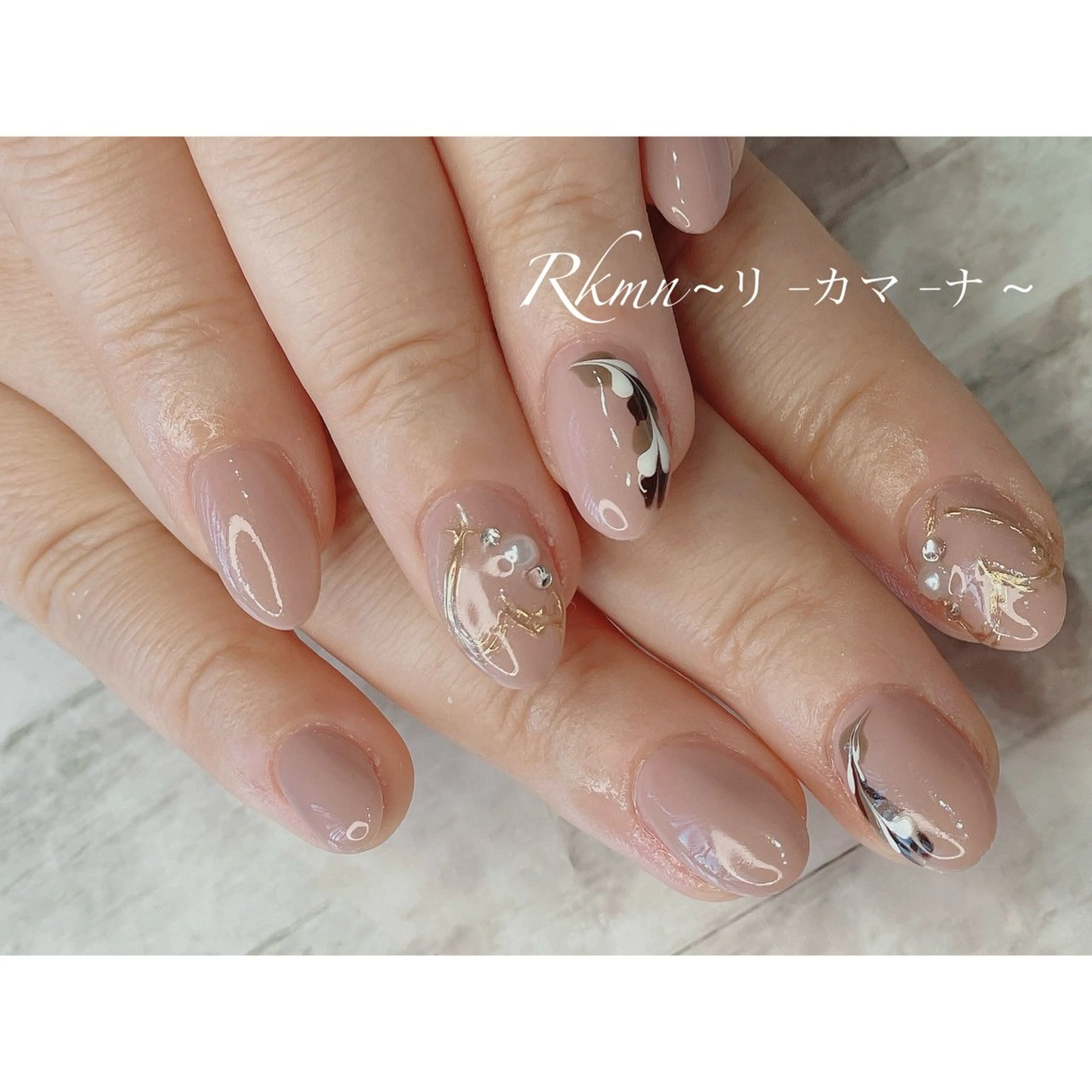 ミディアム ハンドネイル フットネイル ハンドケア Rkmn ~リ-カマ-ナ~のネイルデザイン