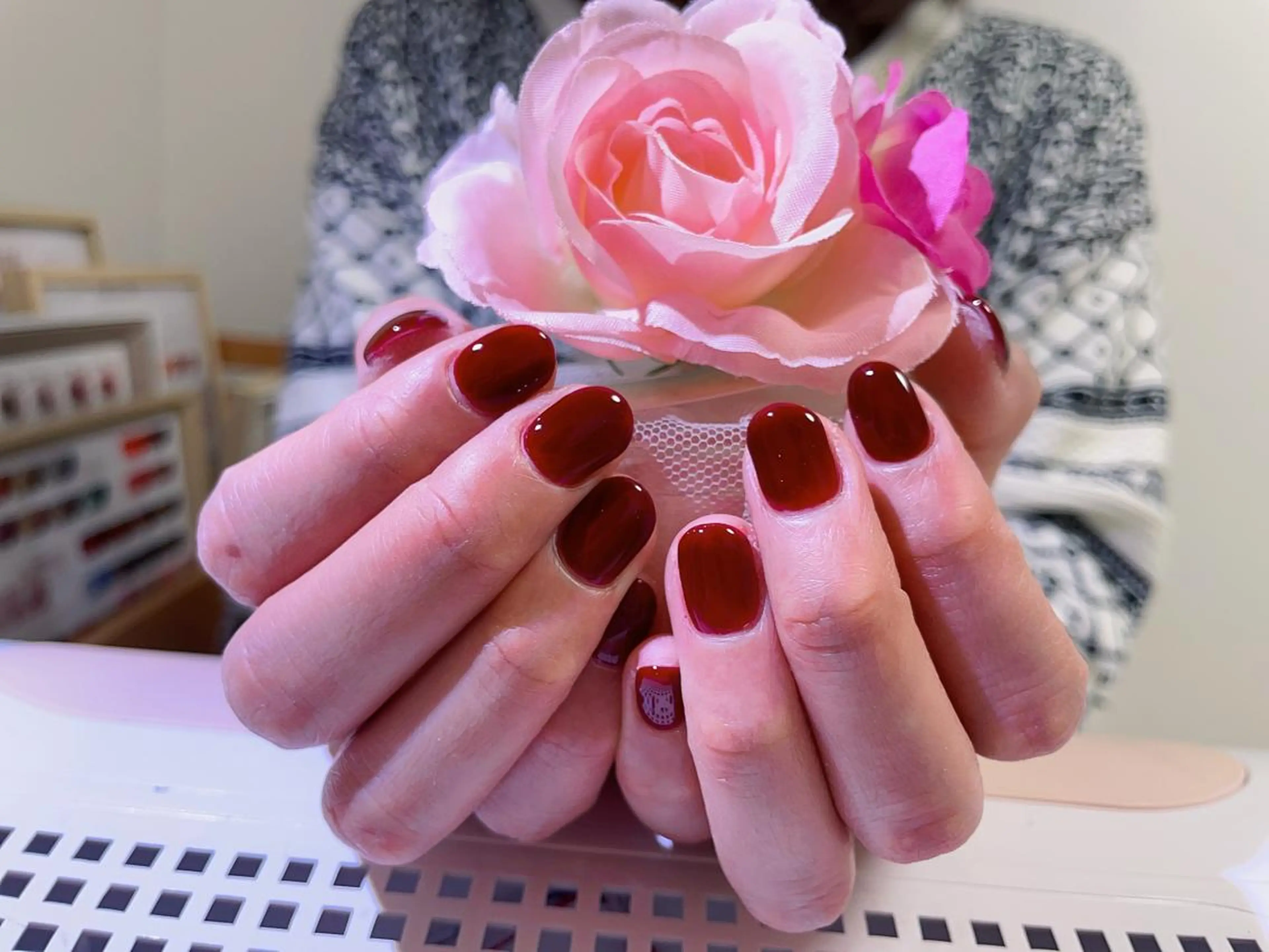 ネイル 赤色 絢佳 nailのネイルデザイン
