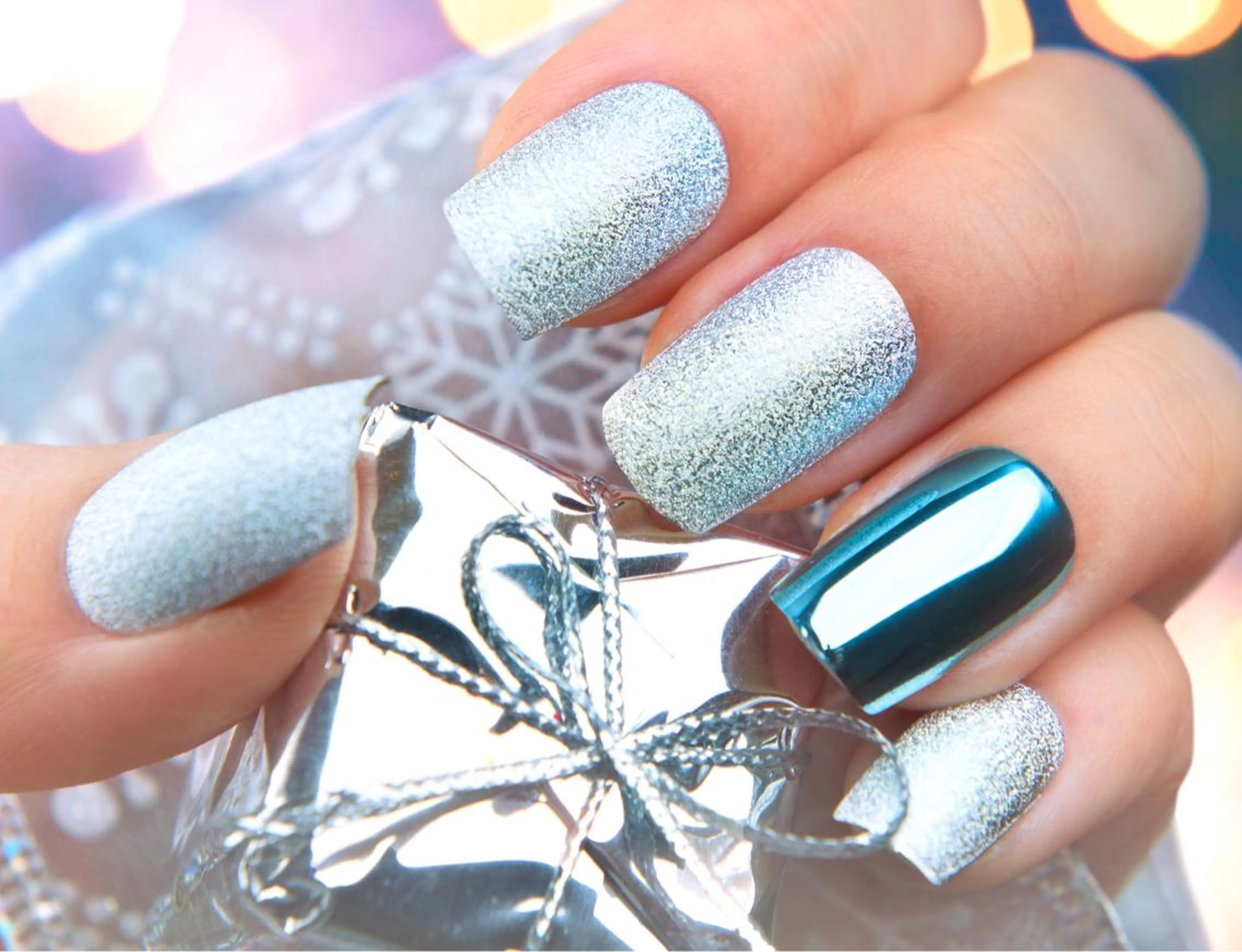 ミディアム ネイル 成人式 ネイルチップ NAILSGOGO shibuyaのネイルデザイン