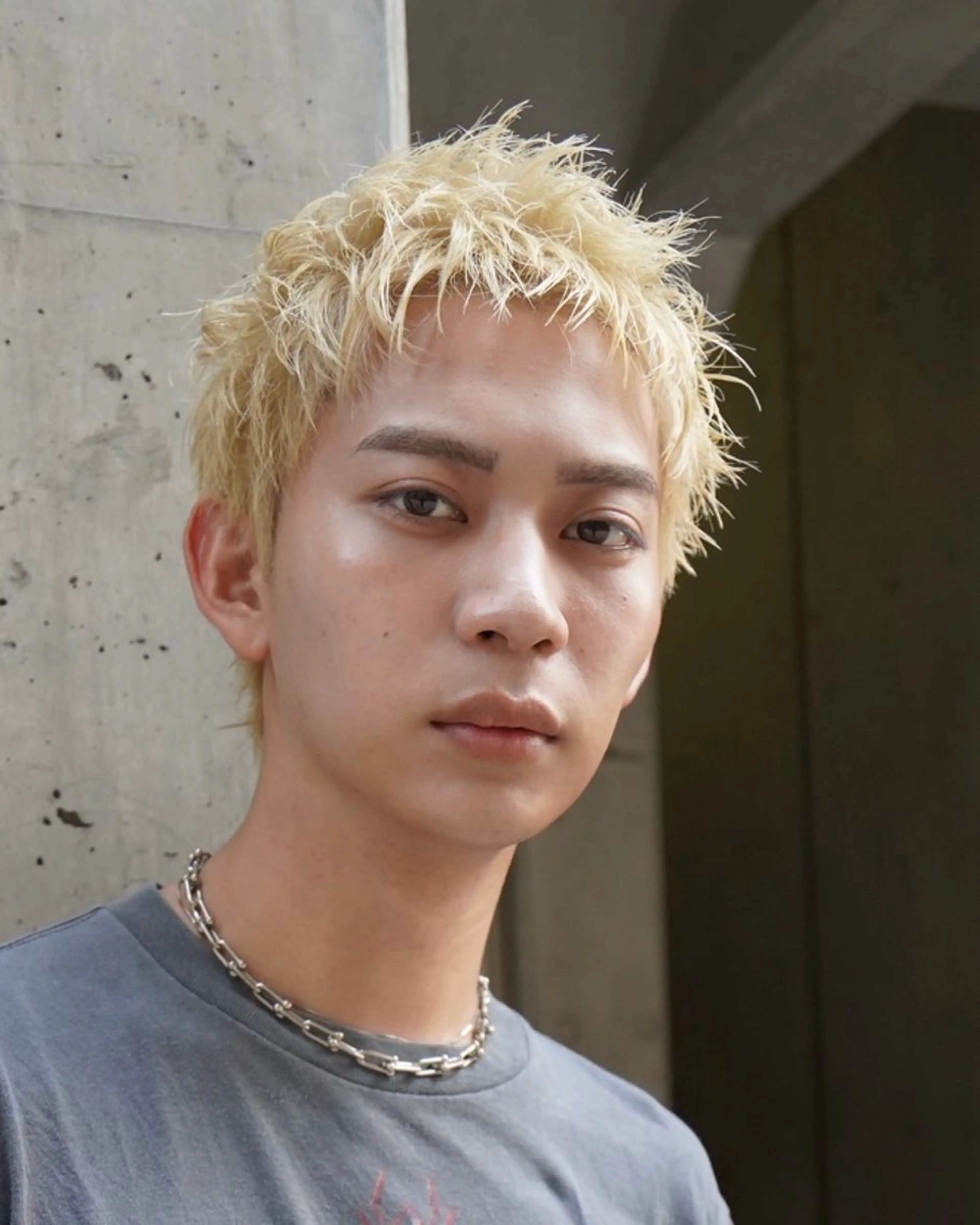 ショート カラー メンズ メンズハイトーン メンズパーマ メンズショート スパイキーショート ハイトーンカラー カット トリートメント スパイキーショート メンズ特化/鈴木美璃のヘアスタイル