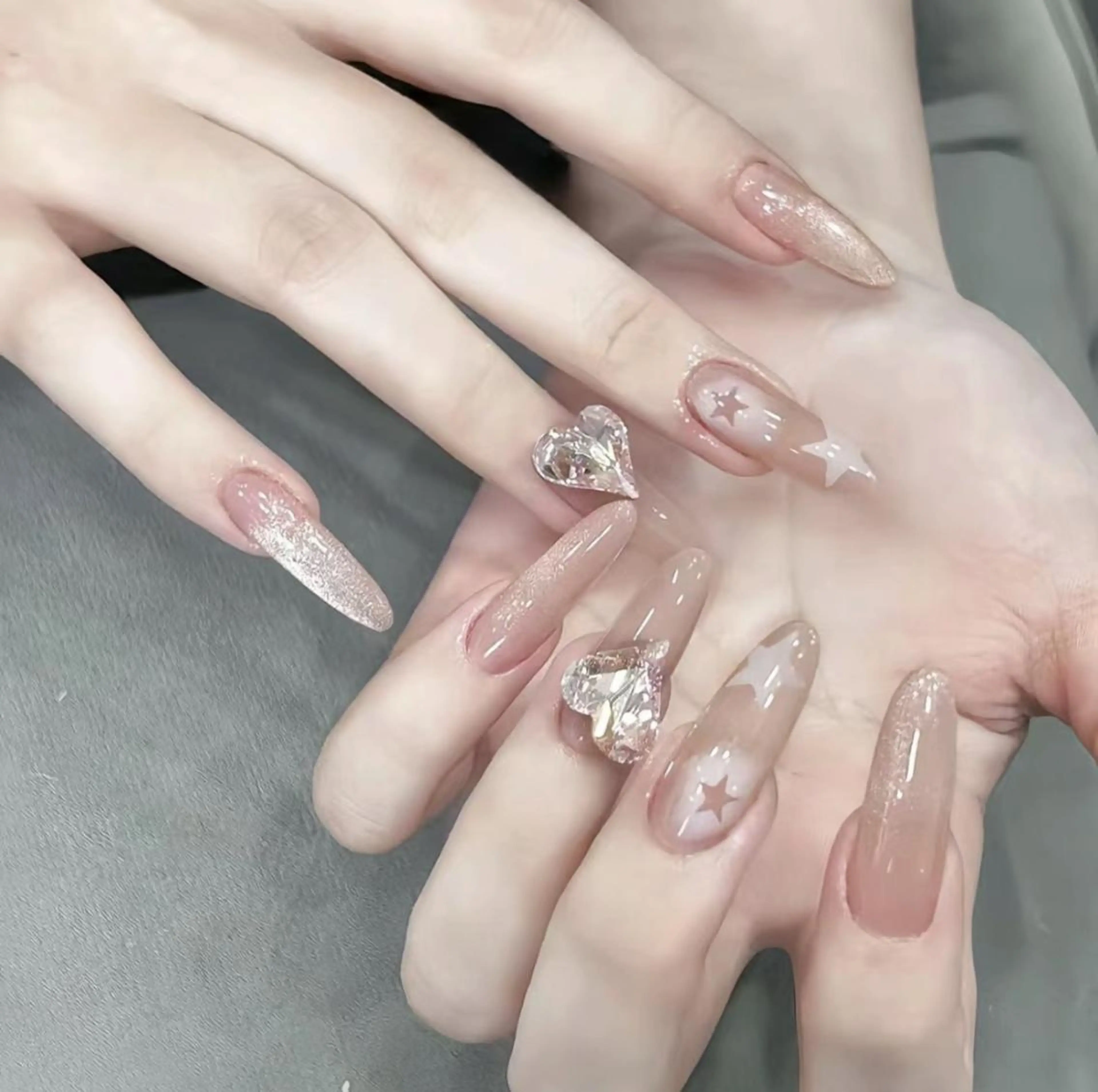 ネイル アートネイル 長さ出し ネイルチップ Queens PUPUのネイルデザイン