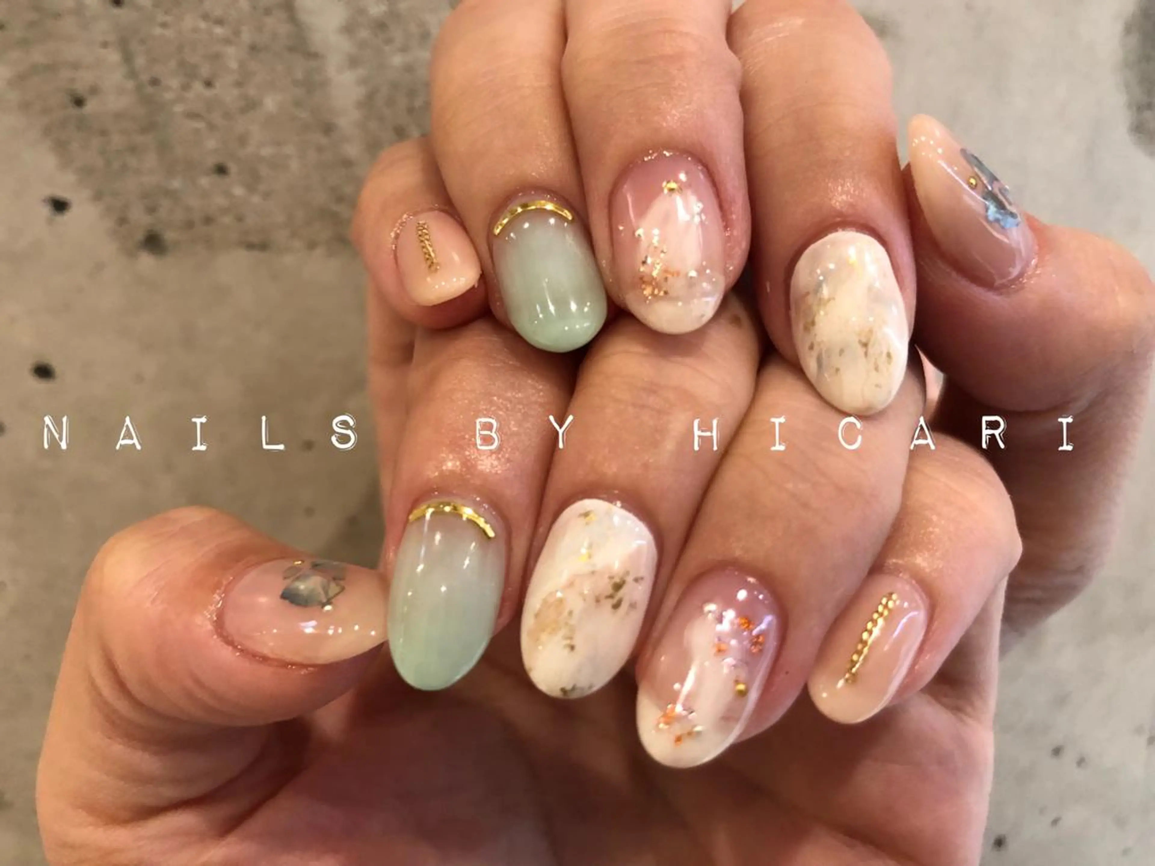 ショート カラー ネイル マツエク・マツパ ハンドネイル illum hicariのネイルデザイン