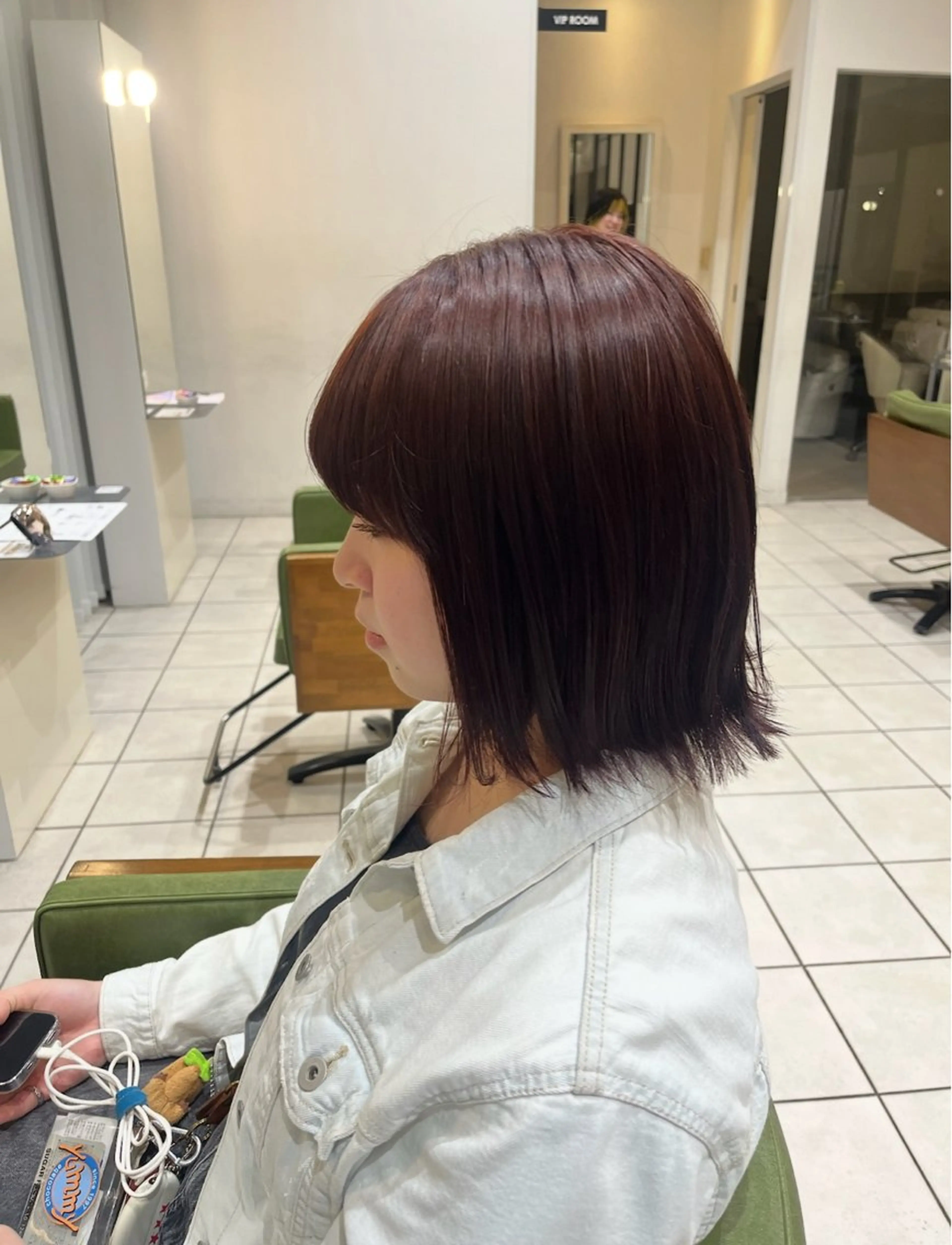 ミディアム カラー レッドカラー ふかや まりかのヘアスタイル