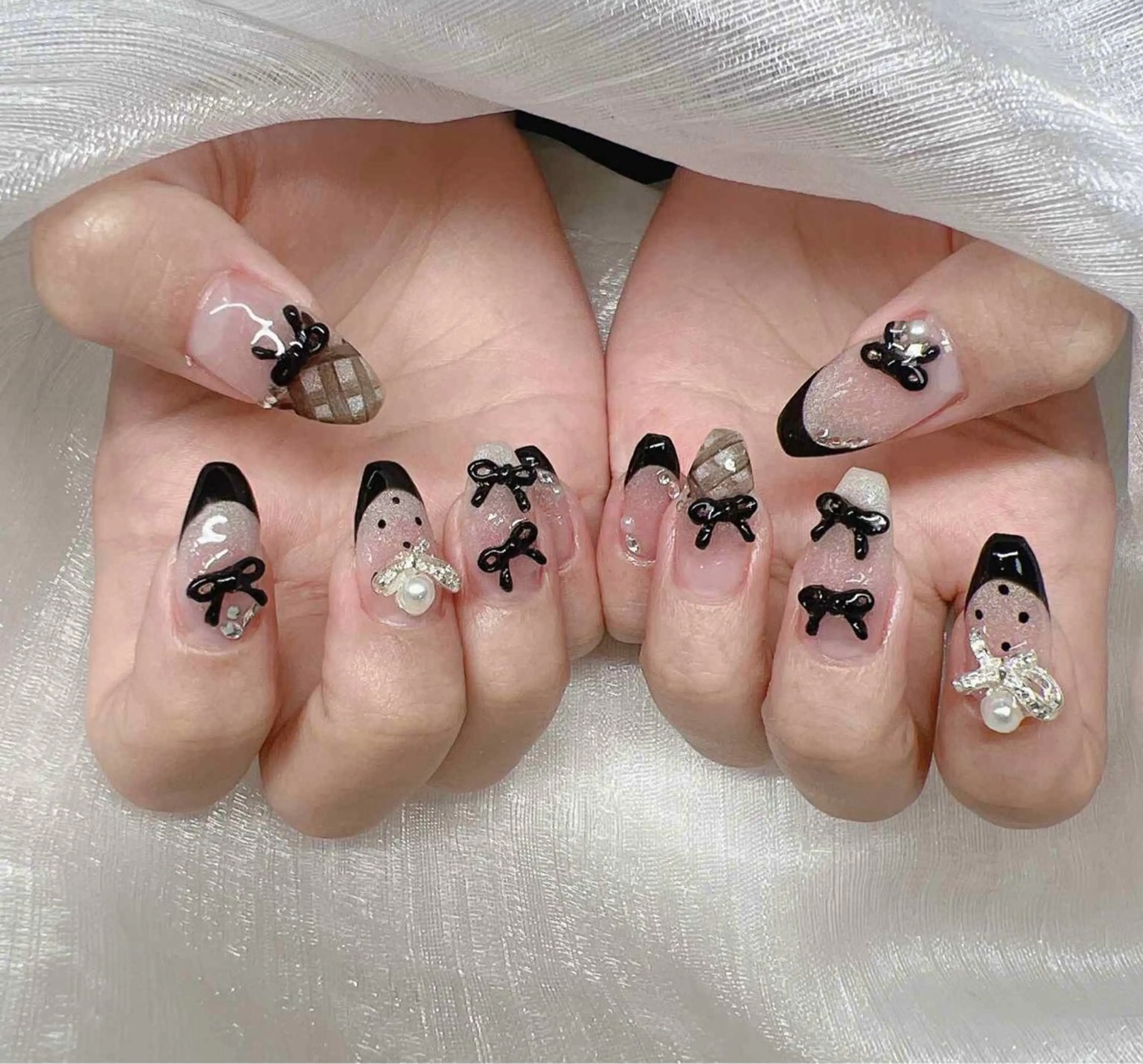 ネイル 長さ出し グラデーション 卒業式 キラキラネイル マグネットネイル ハンドネイル Lee Nailsのネイルデザイン