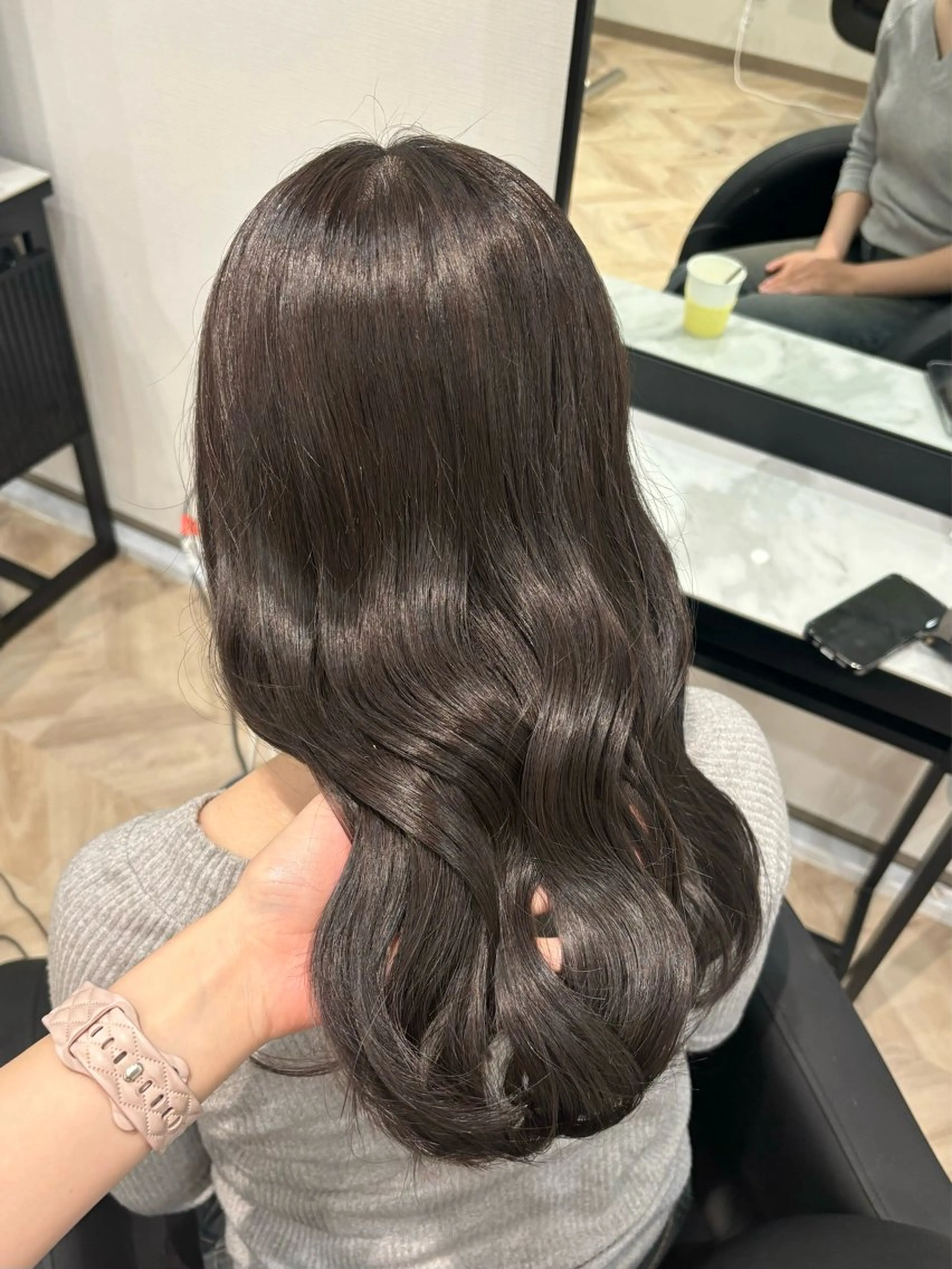 ロング カラー グレージュ オリーブグレージュ オリーブグレー ヘアカラー トリートメント 𝒎𝒐𝒆🩰 名駅/ヘアメ/暖色♡のヘアスタイル
