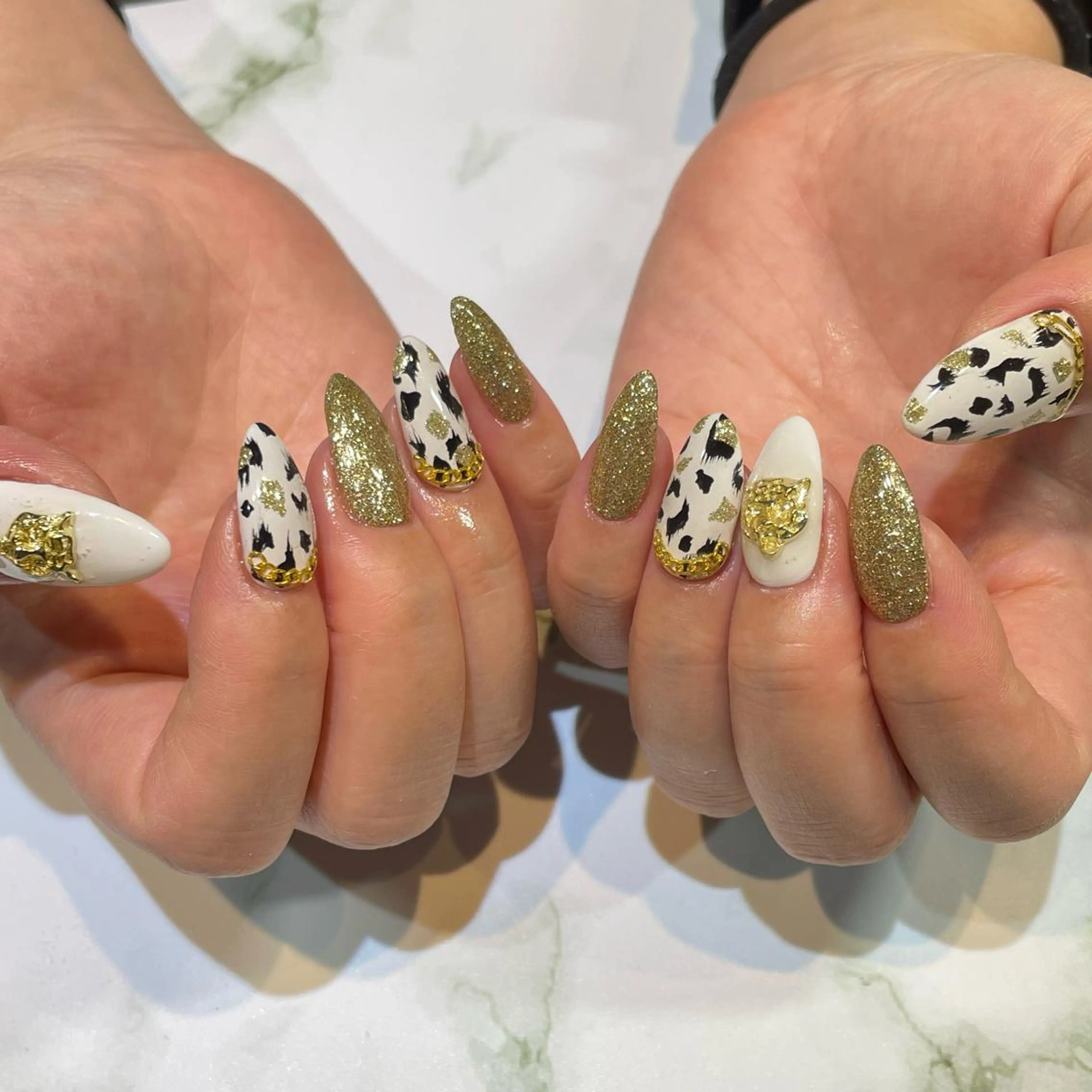 ネイル アニマル柄 糀屋 彩奈のネイルデザイン