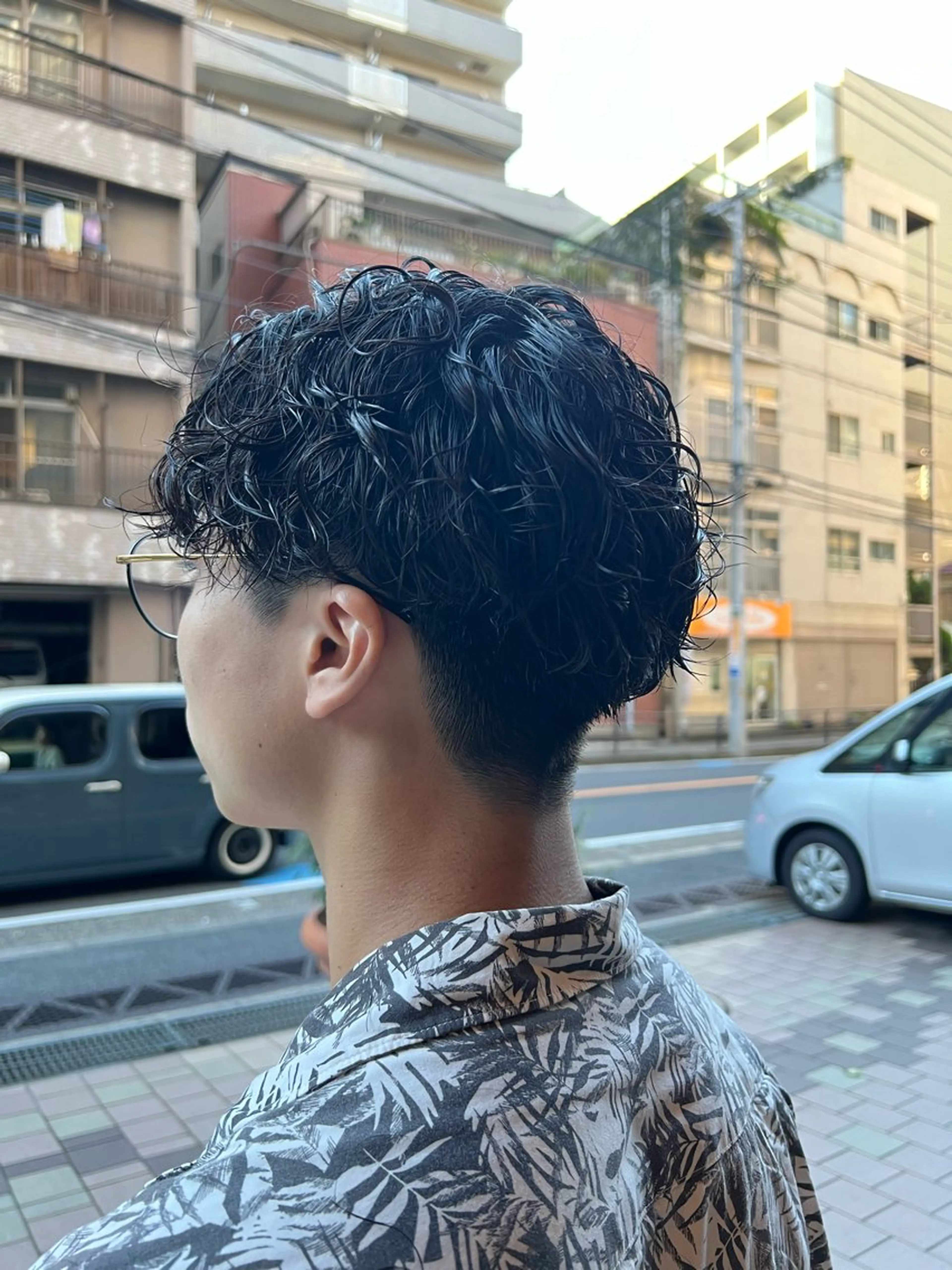 パーマ メンズ センターパート メンズパーマ スパイラルパーマ Men's NAM 八角のヘアスタイル