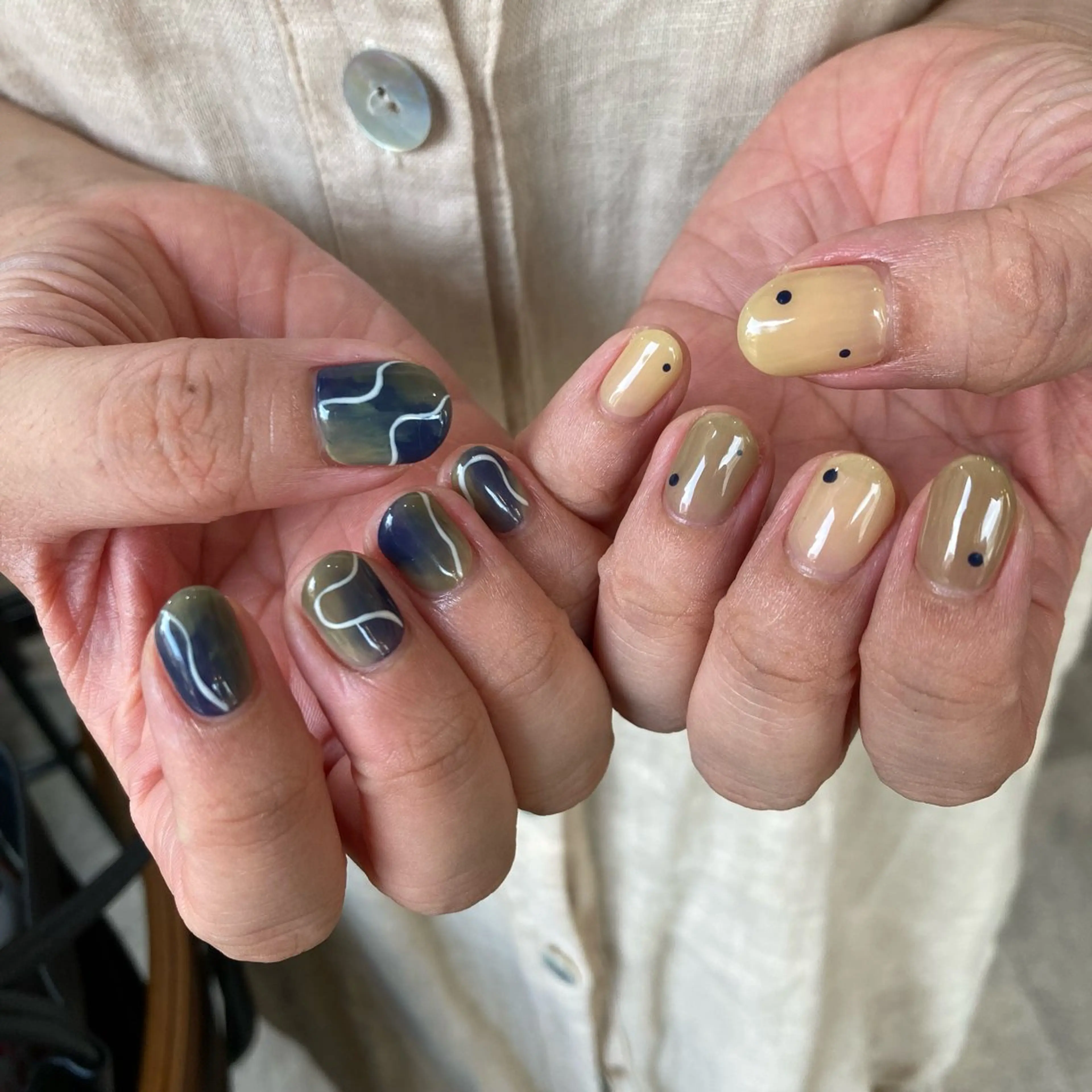 ネイル ハンドネイル shio ♡ 1月予約受付中のネイルデザイン