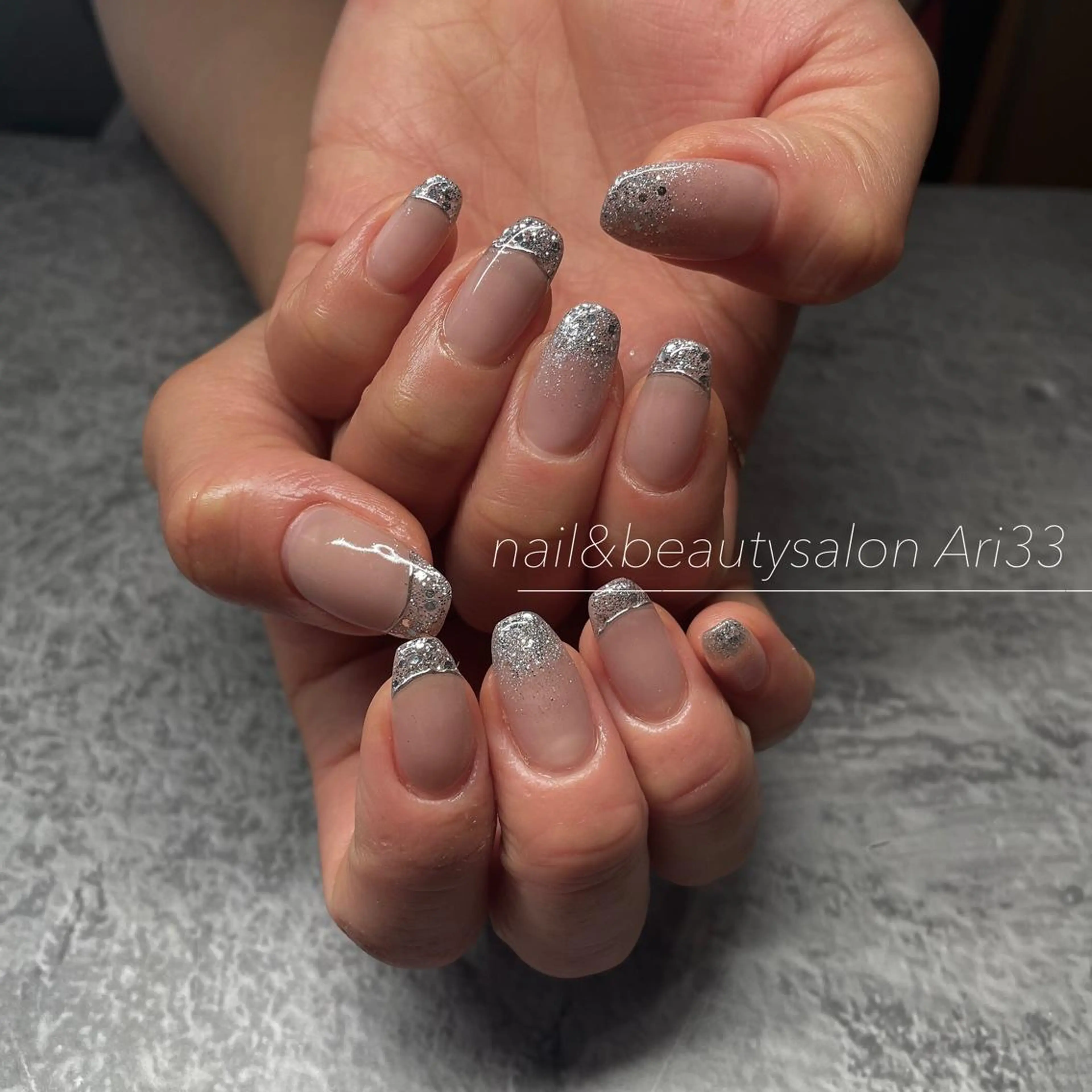 ネイル ラメ(グリッター) ラメグラデーション ニュアンスネイル ハンドネイル プライベートサロン Ari33nailのネイルデザイン