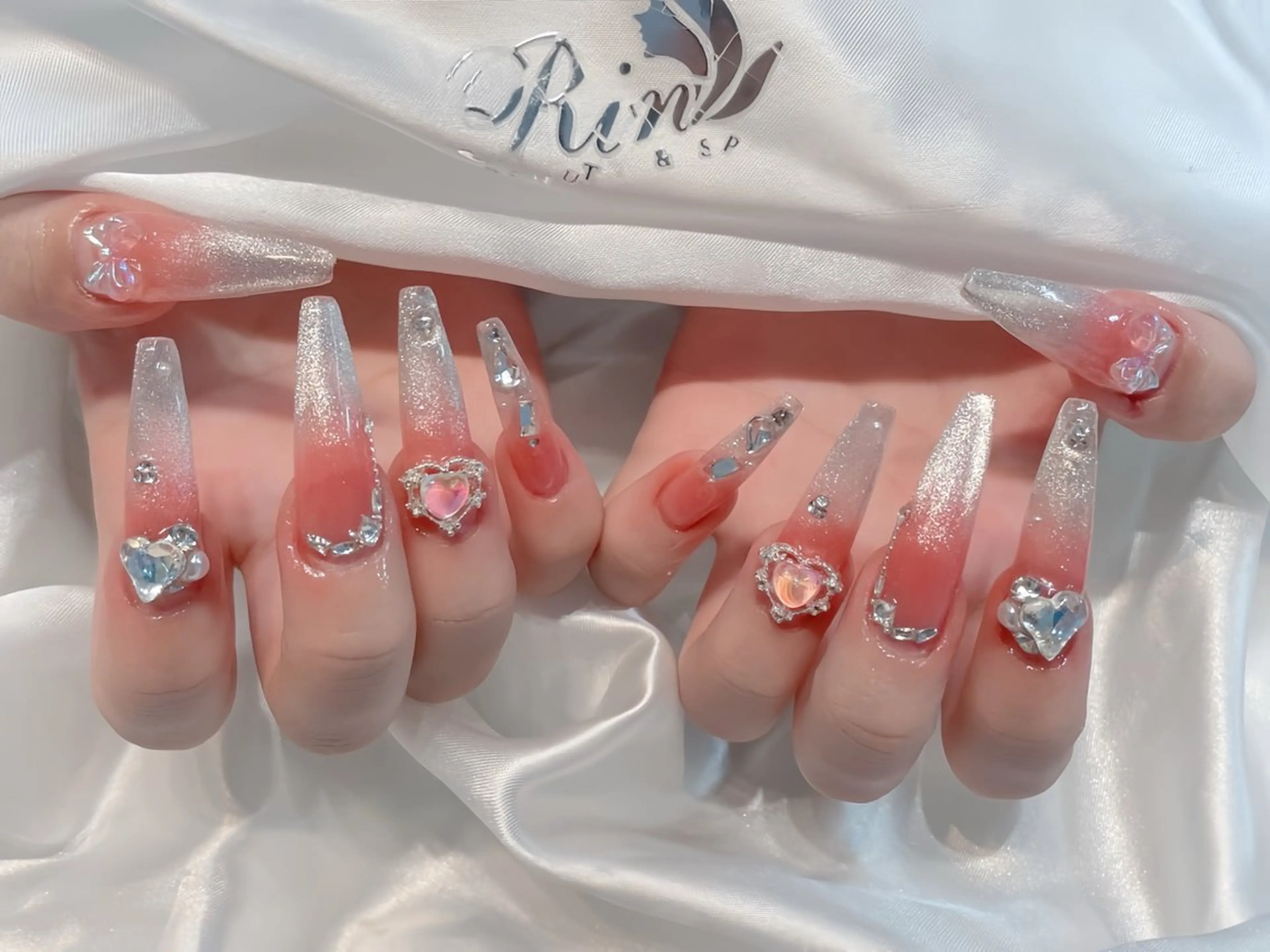 ネイル アートネイル 成人式 ロングネイル ニュアンスネイル スカルプネイル ハンドネイル Rin Nail 新大久保店のネイルデザイン