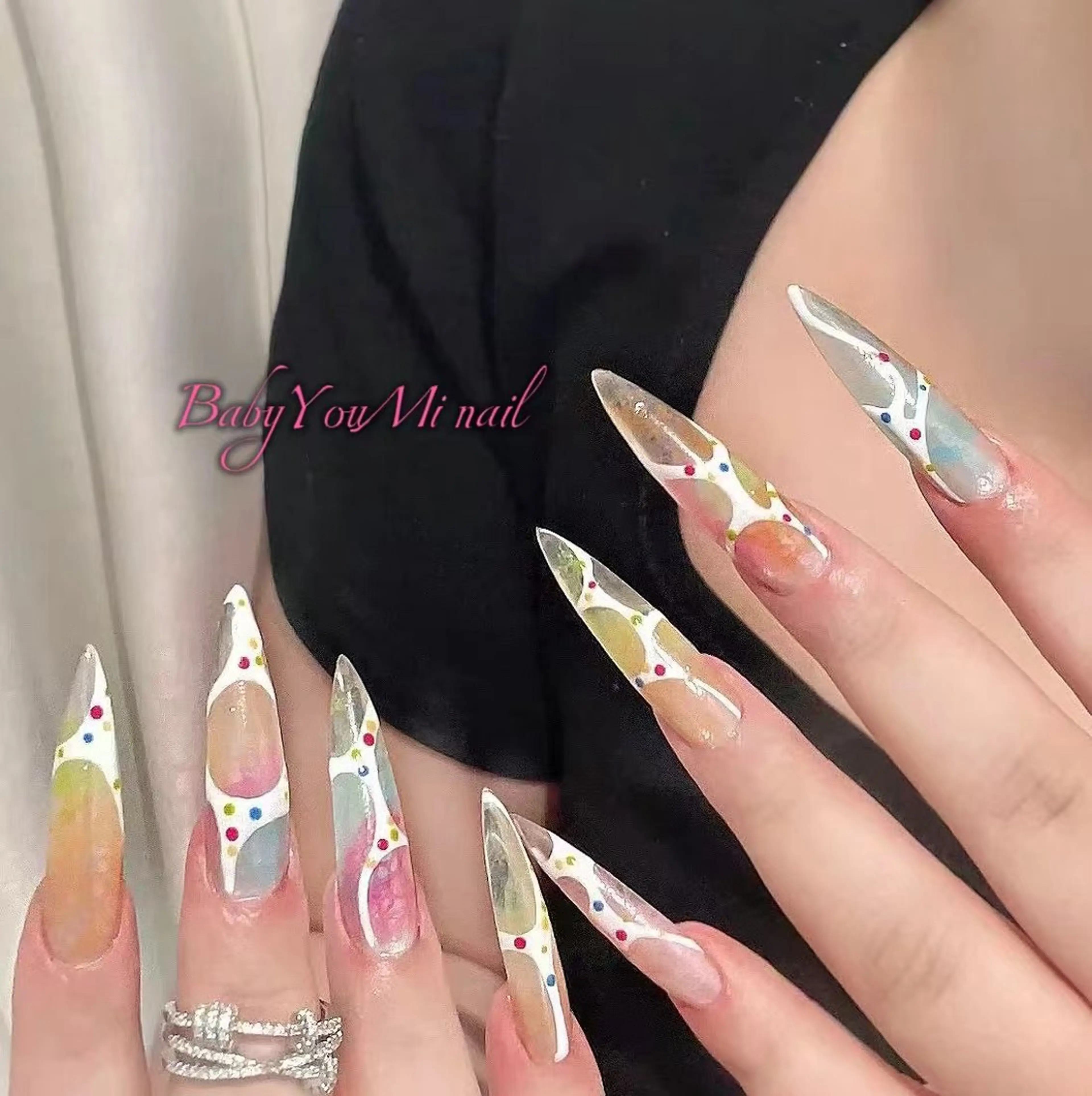 ネイル オーロラネイル フラワーネイル フットネイル フレンチネイル ジェルネイル ハンドネイル BabyYouMi nailのネイルデザイン