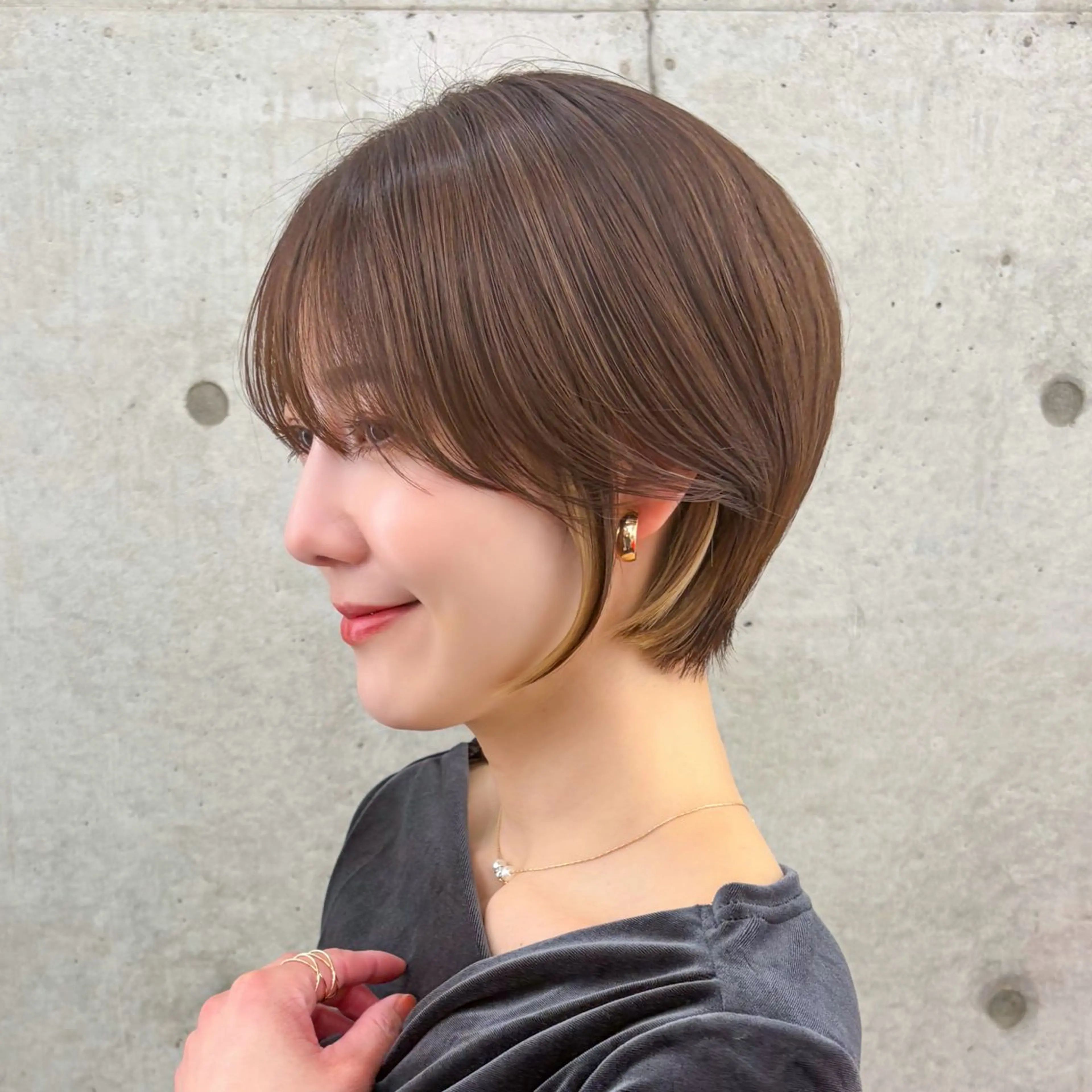 ショート ショート/レイヤー/ 縮毛矯正/ 渡邊莉玖のヘアスタイル