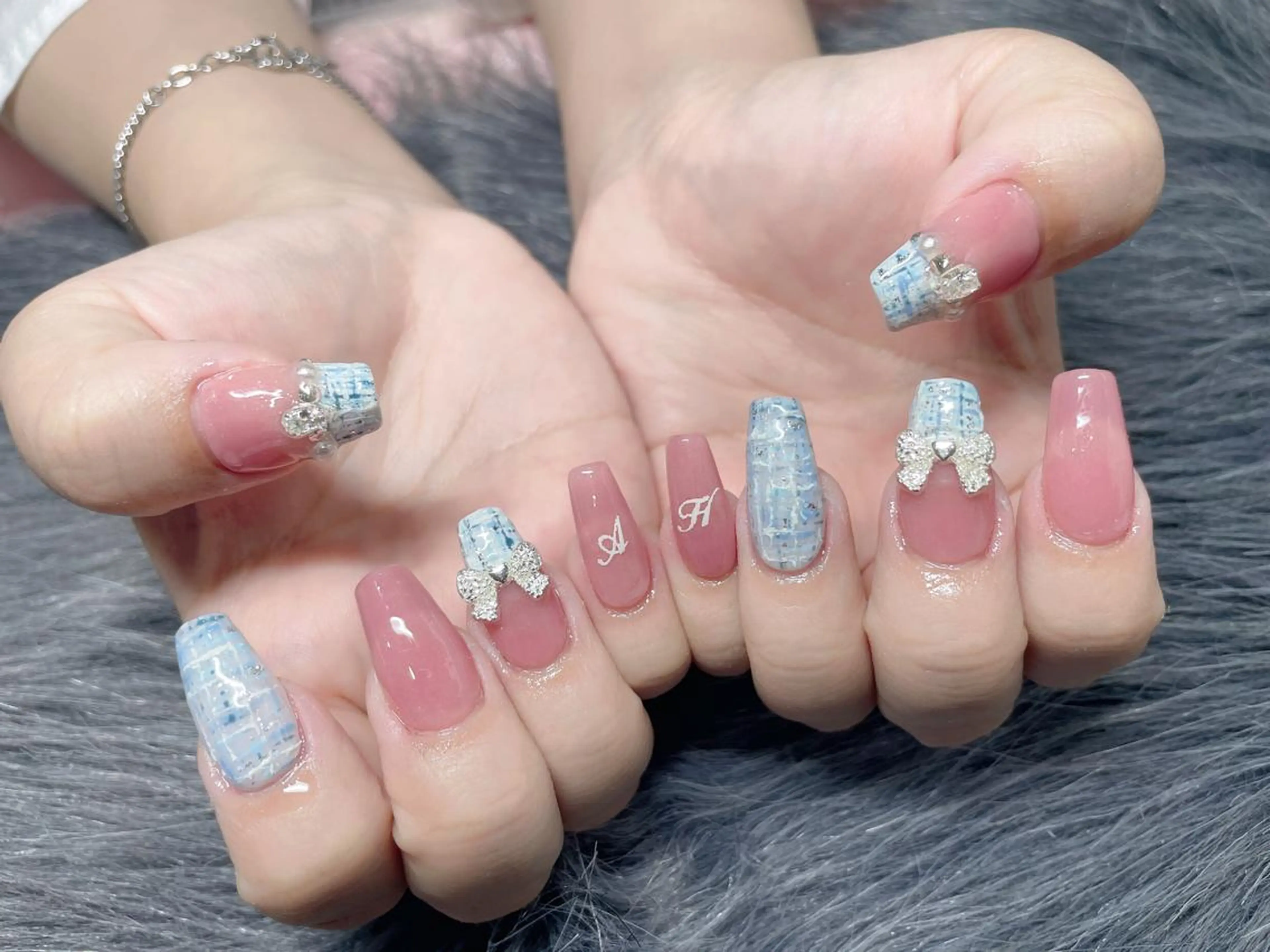 ミディアム ネイル ハンドネイル 《LB》ラブリエ Nail&eyeのマツエク・マツパデザイン