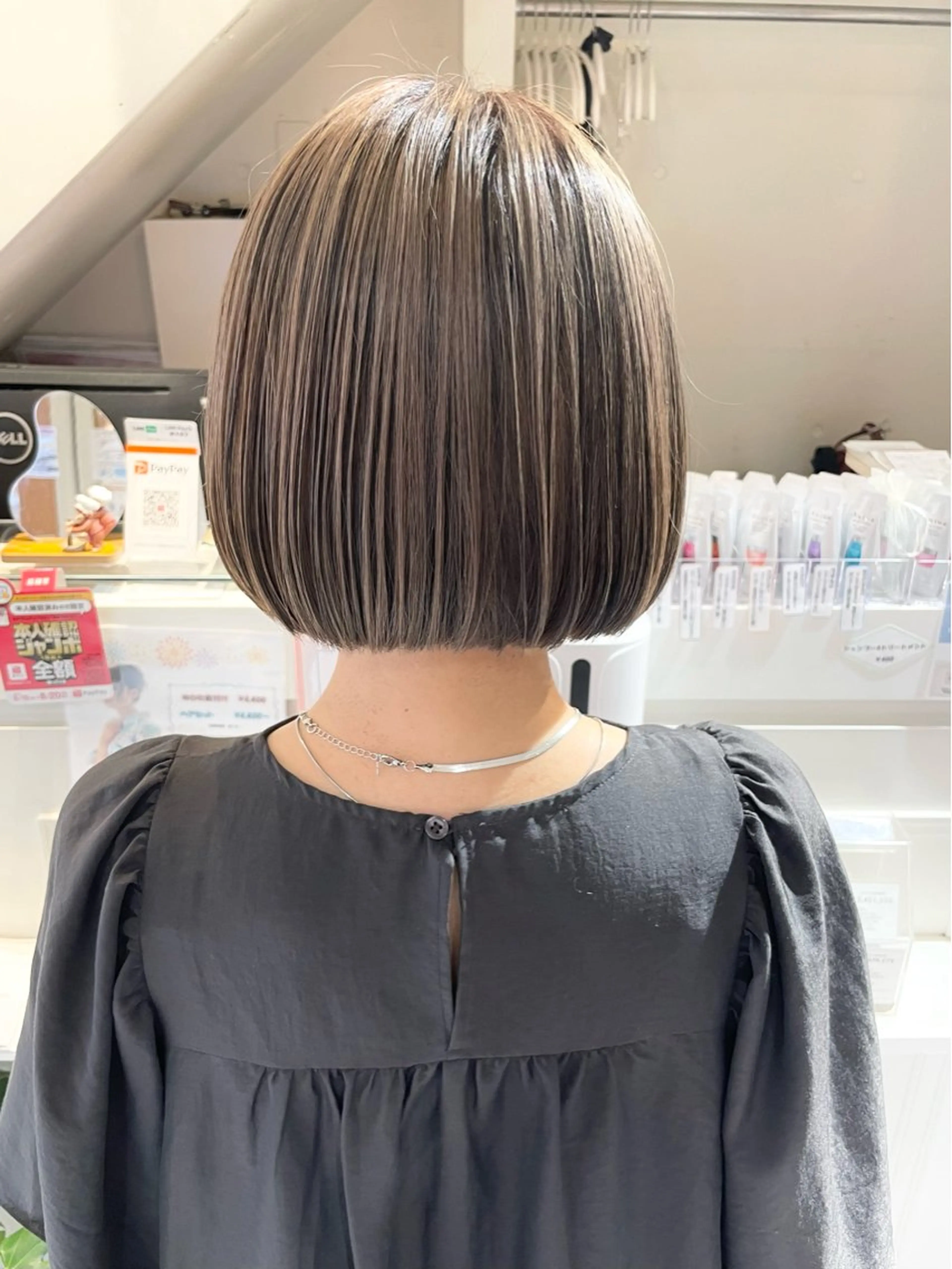 ショート カラー 矢幡 栞菜のヘアスタイル