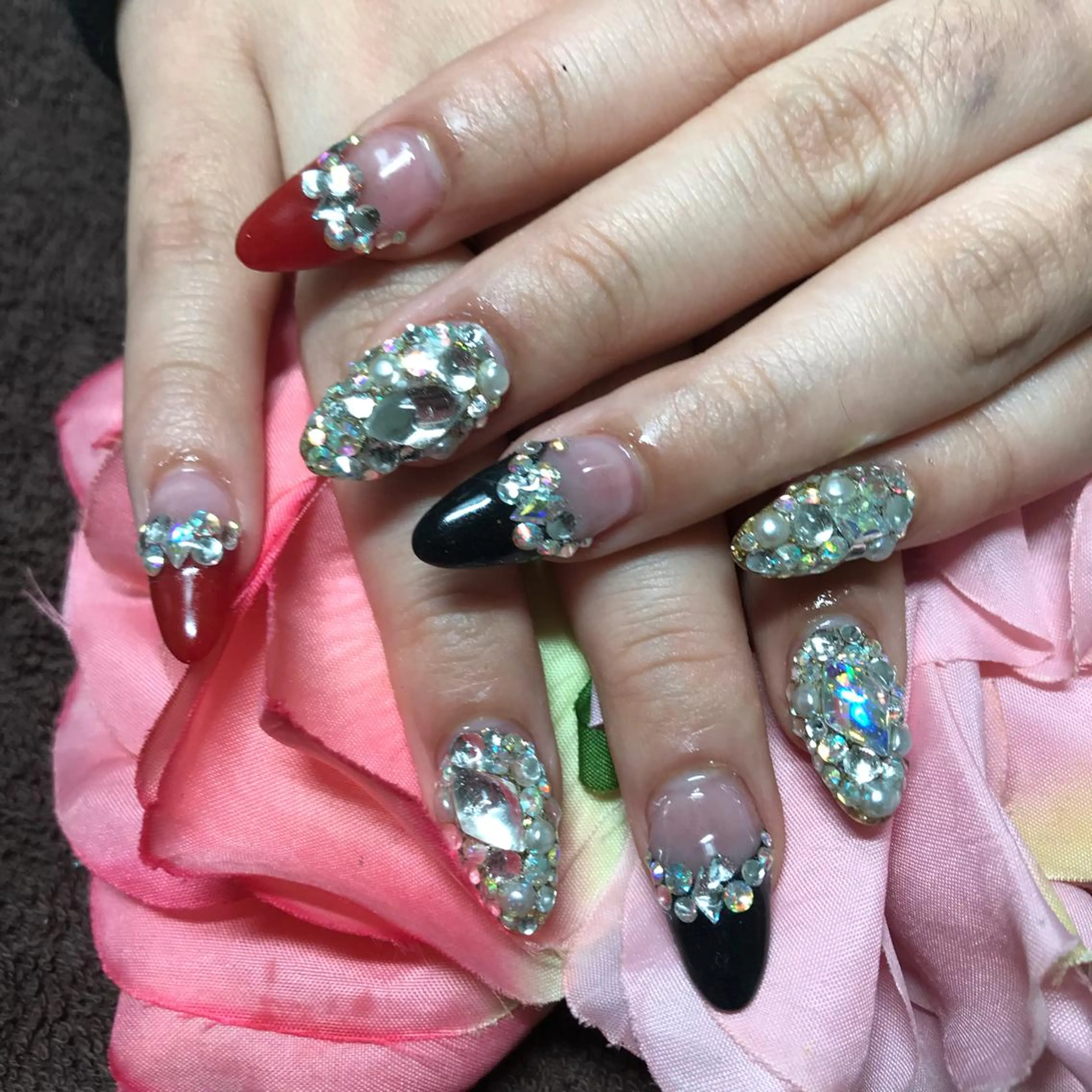 セミロング ネイル フレンチネイル ストーンネイル ハンドネイル 《LB》ラブリエ Nail&eyeのマツエク・マツパデザイン