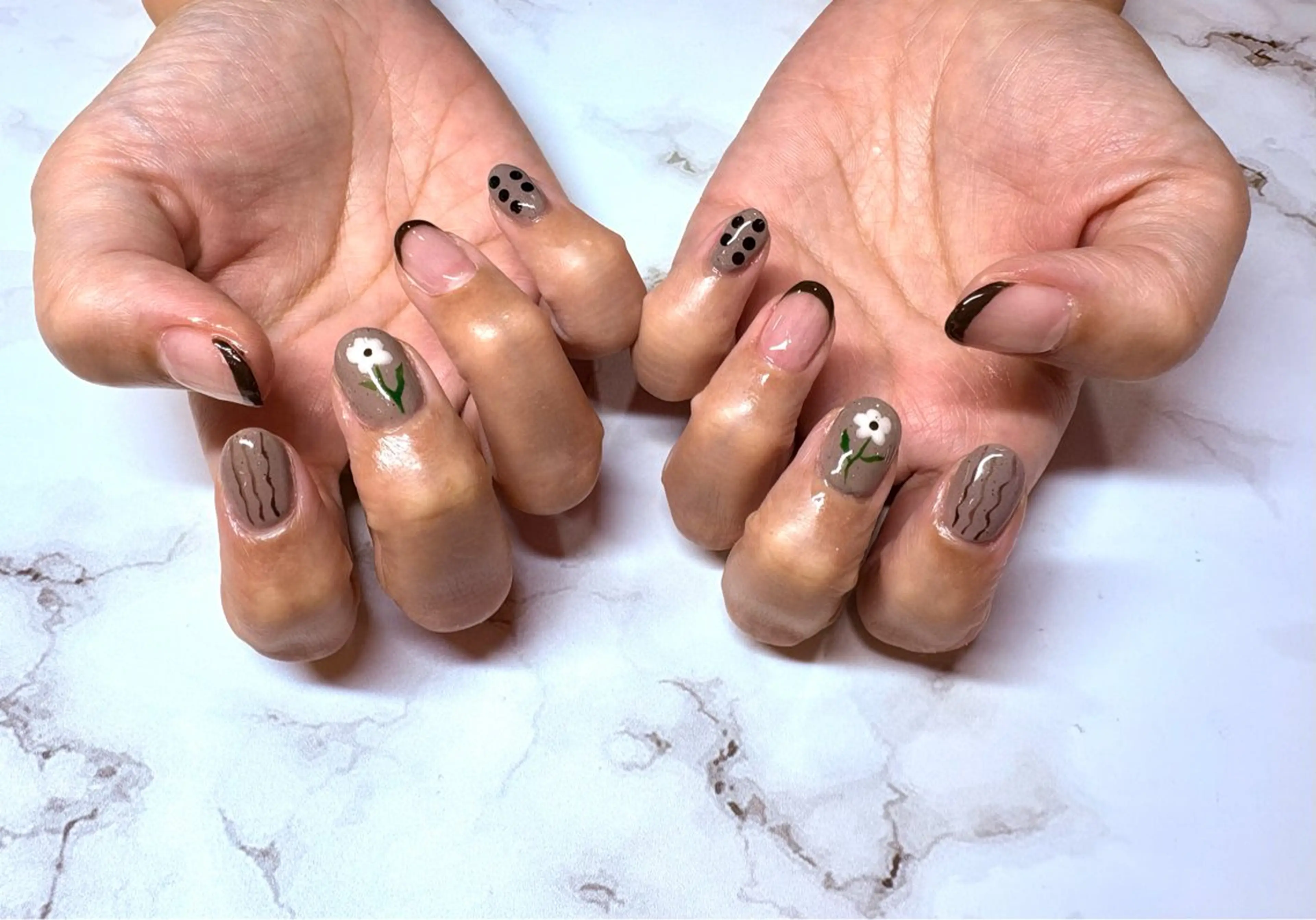 ネイル 浅野 綾のネイルデザイン