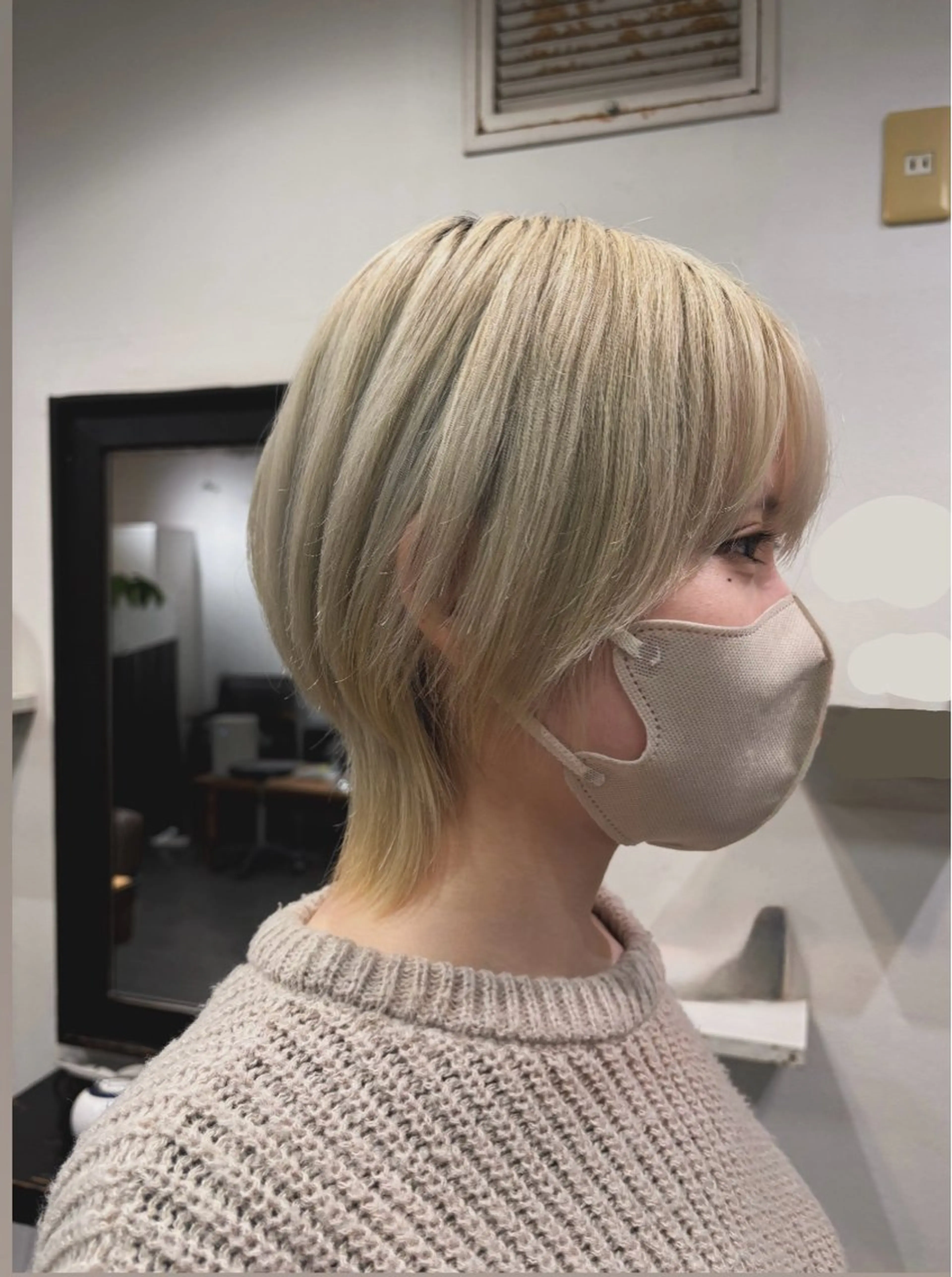 ショート ショートヘア ウルフカット こやなぎ れいなのヘアスタイル