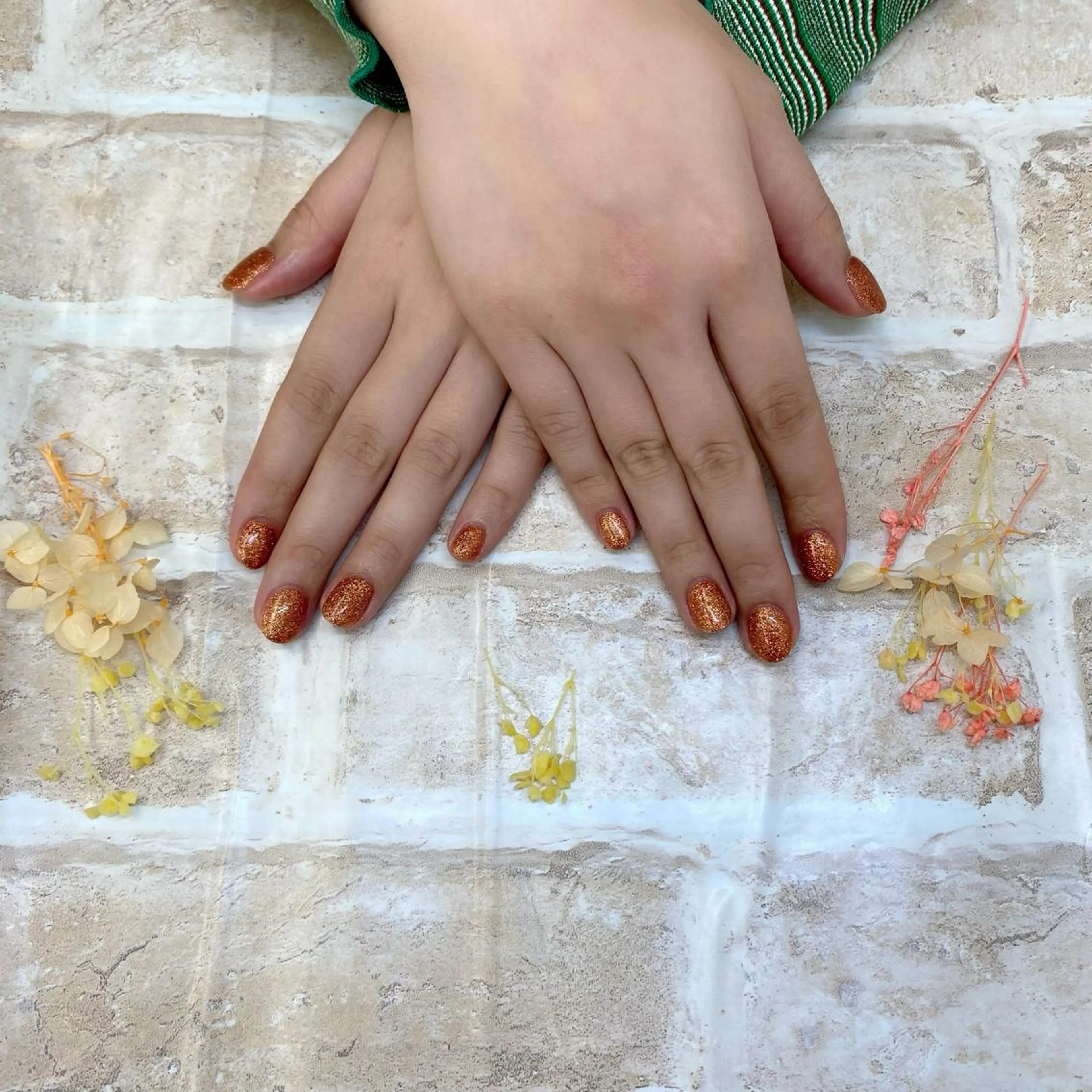 ネイル ラメ(グリッター) オレンジ Can I Dressy  溝ノ口店所属・F. Neneのネイルデザイン