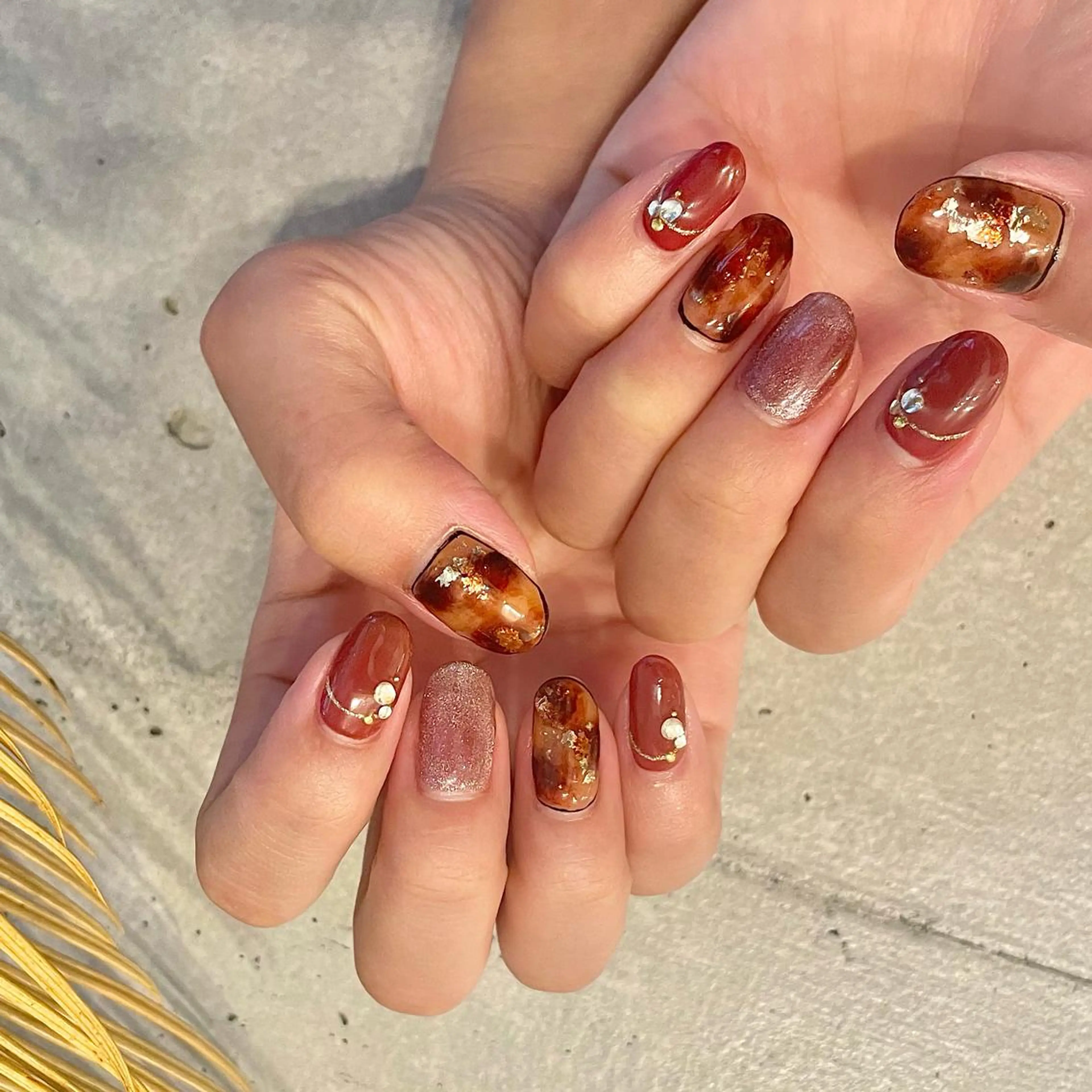 ミディアム カラー パーマ ヘアアレンジ メンズ キッズ ネイル マツエク・マツパ アイブロウ テラコッタ 眉カラー べっ甲ネイル nail&eye Aoのマツエク・マツパデザイン