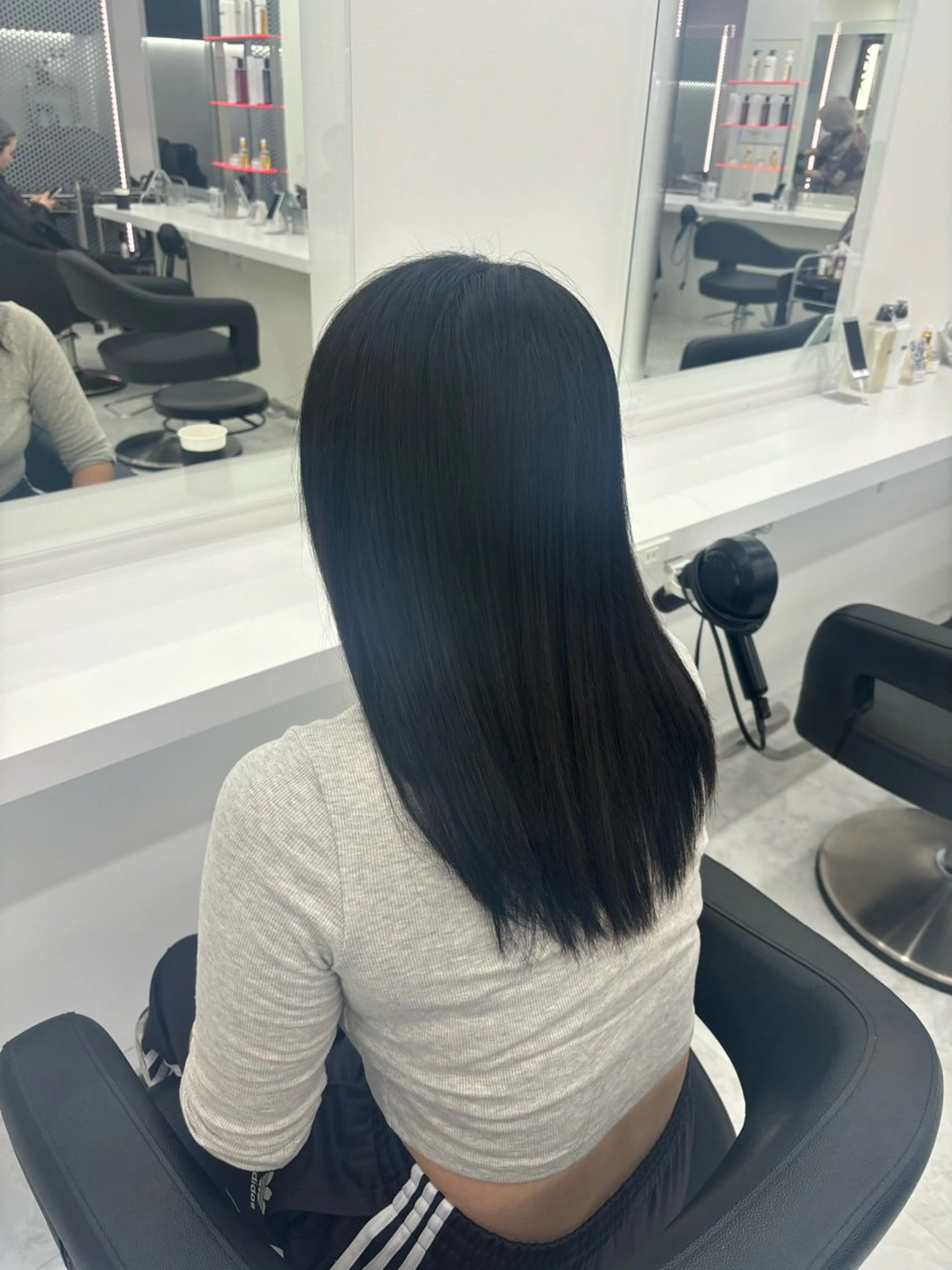 セミロング カラー 🤍レイヤー/顔周り /hirari🤍のヘアスタイル