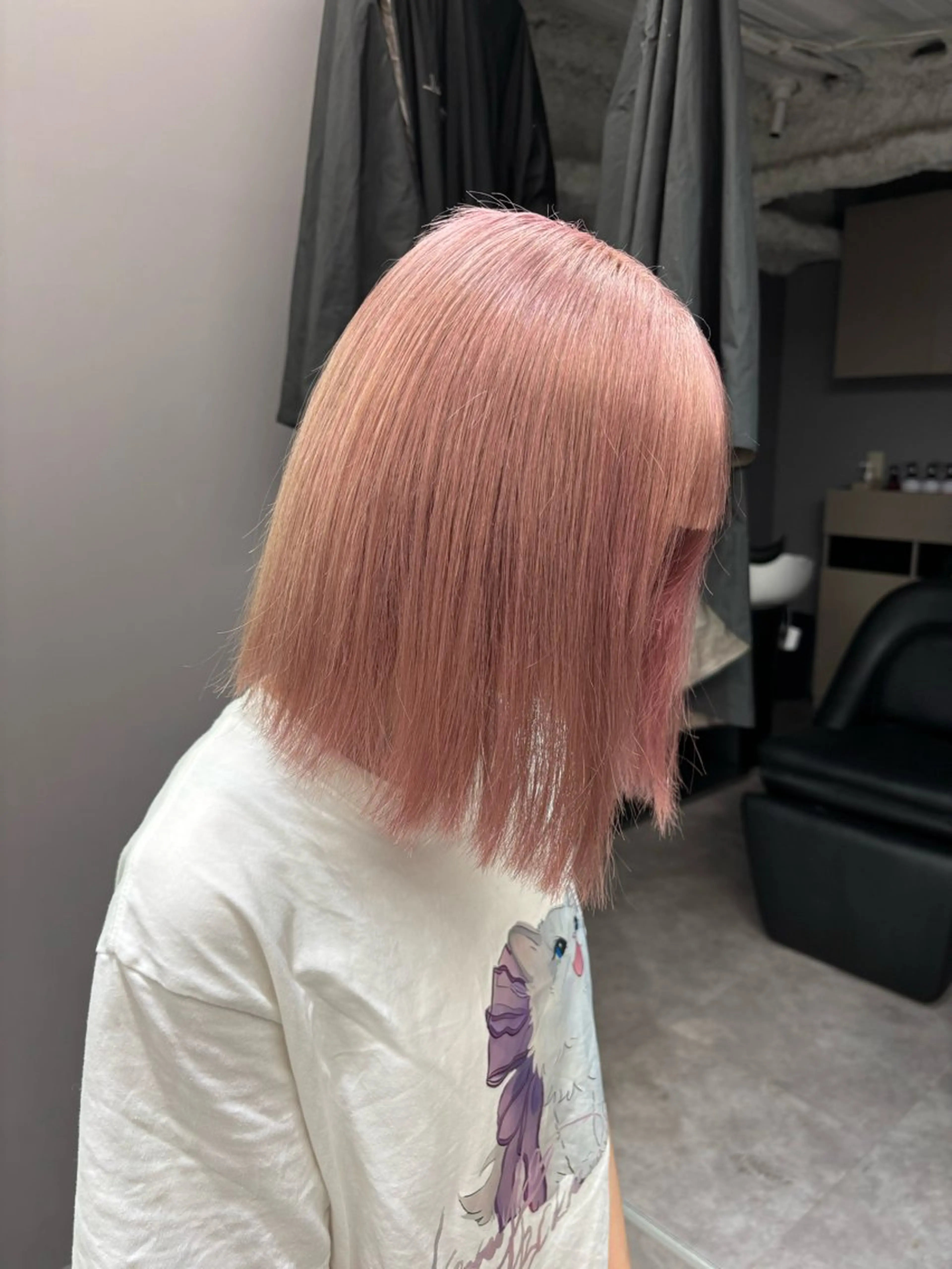 ミディアム カラー ベージュカラー ピンクカラー ピンクベージュ ヘアカラー 名古屋／デザイン／ ブリーチ/松井亮磨のヘアスタイル