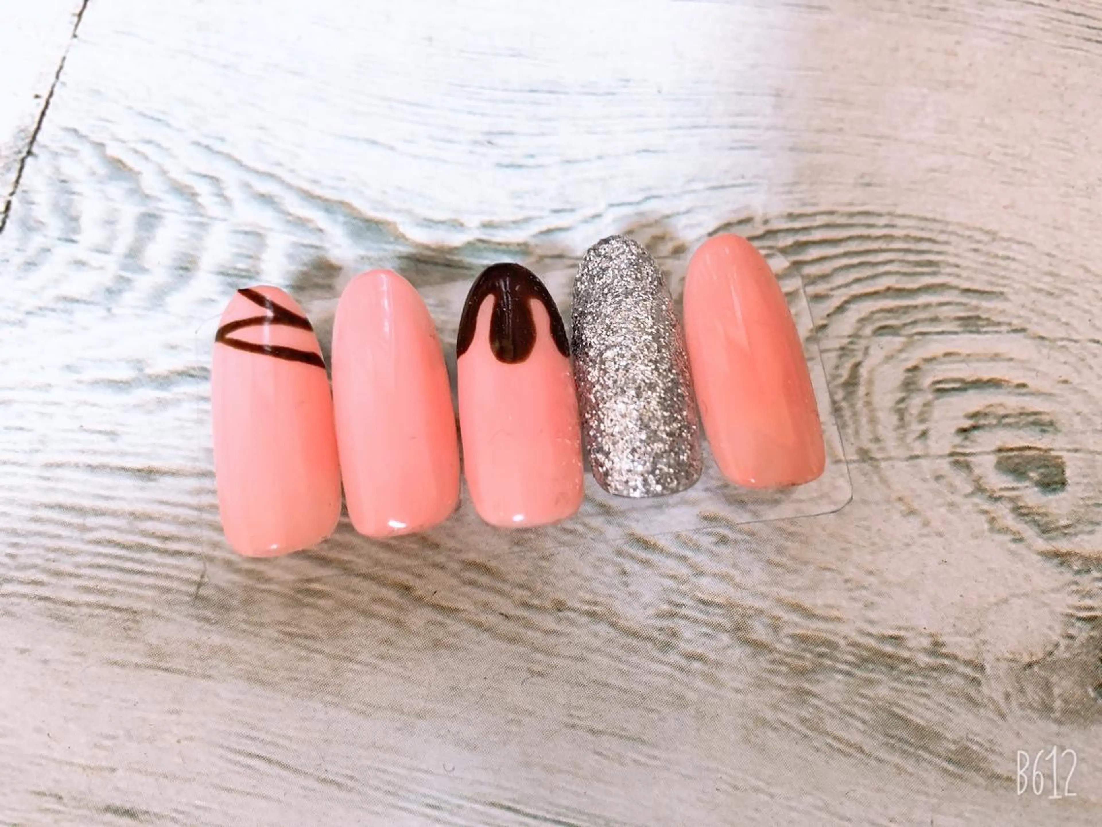 ネイル アートネイル フットネイル ジェルネイル キラキラネイル ニュアンスネイル nail happiness.のネイルデザイン