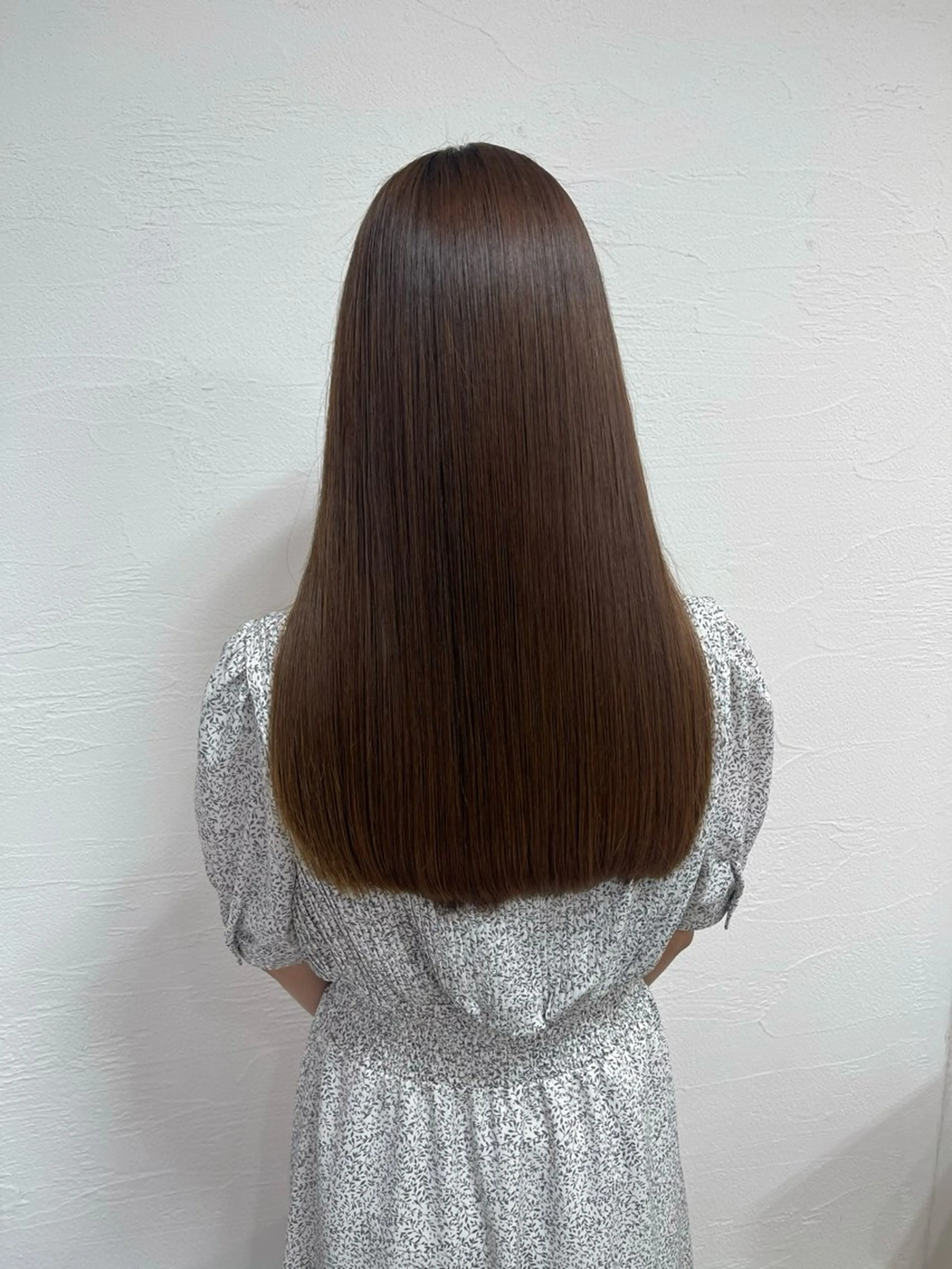 【自然な仕上がり🌿】縮毛矯正＋ベーシックトリートメント　施術時間150分👻別途ロング料金🎃19時から限定の写真