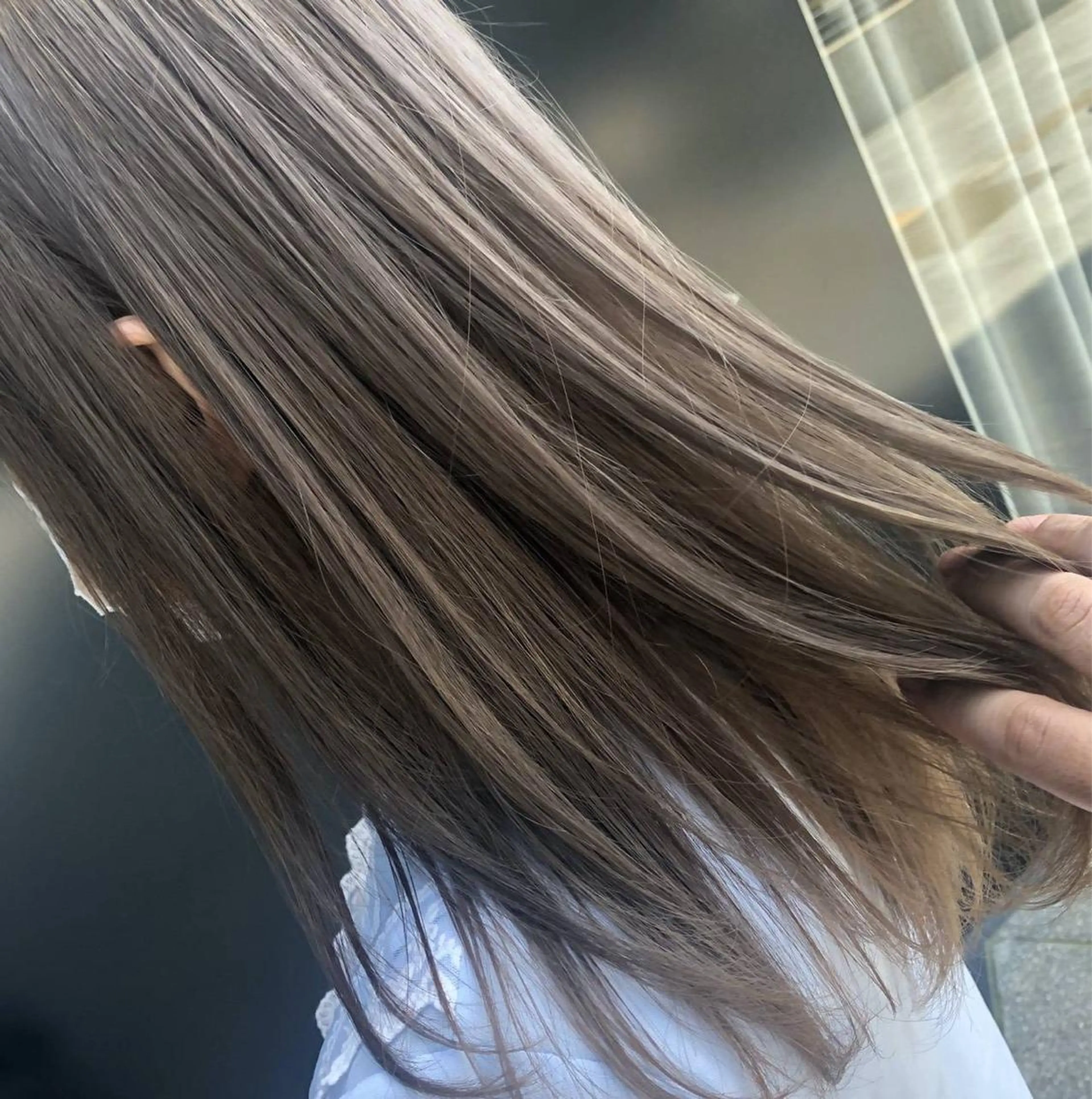 ミディアム レイヤー×縮毛矯正 深見 拓のヘアスタイル