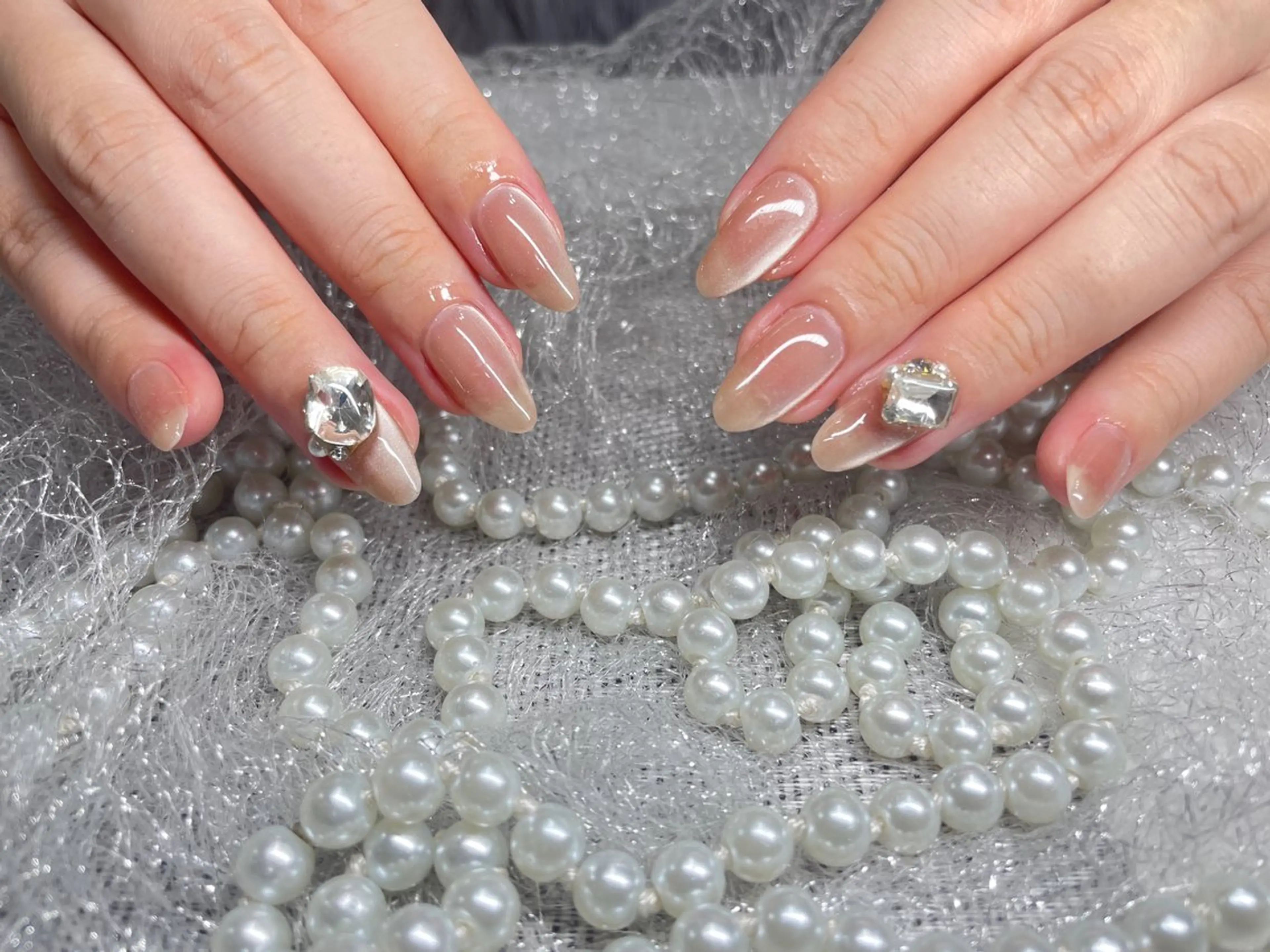 ネイル 長さ出し フットネイル フレンチネイル ジェルネイル ガラスフレンチ ハンドネイル ハンドケア More Glam渋谷店のネイルデザイン