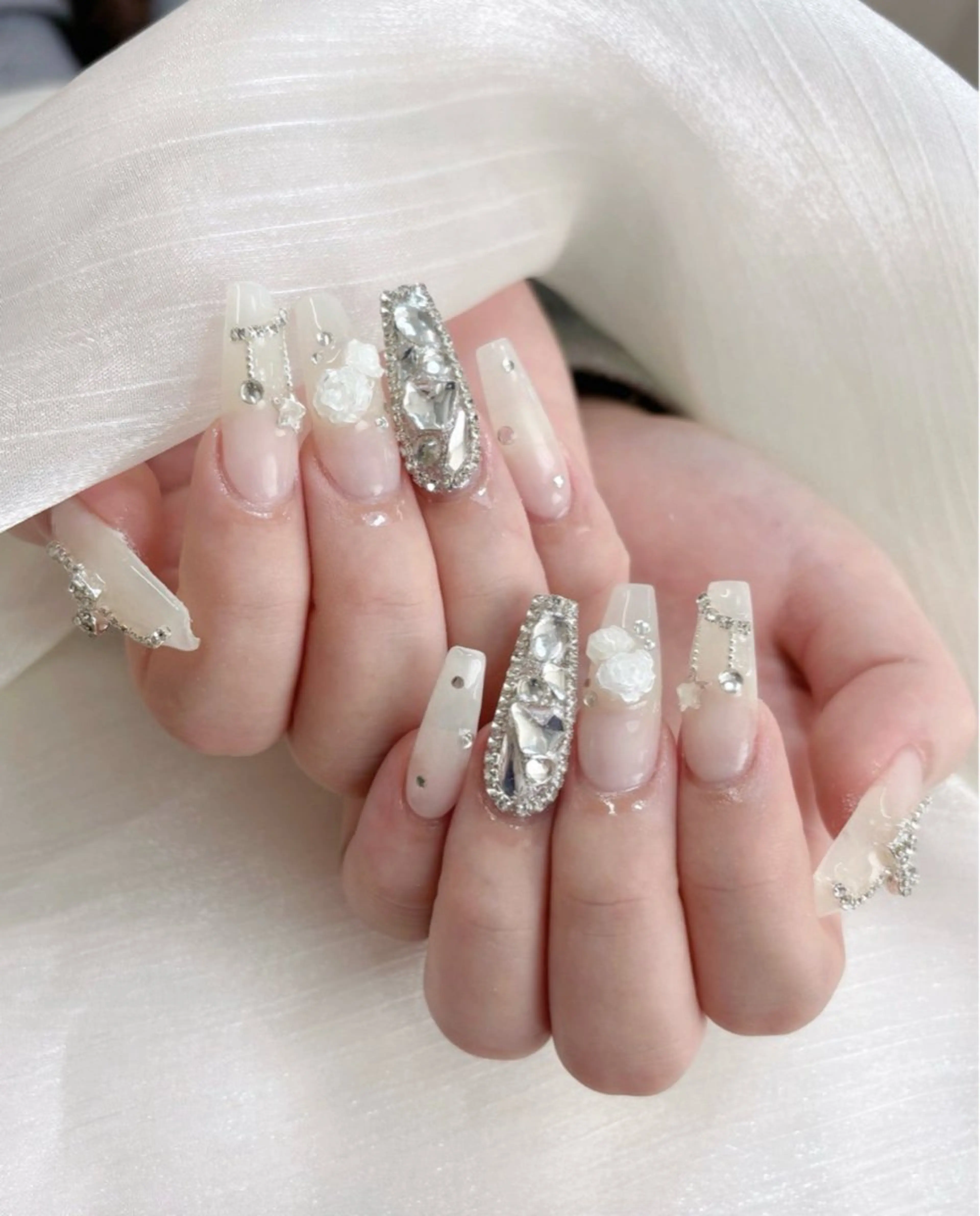 ネイル ハンドネイル Tini ANA.CHUOのネイルデザイン