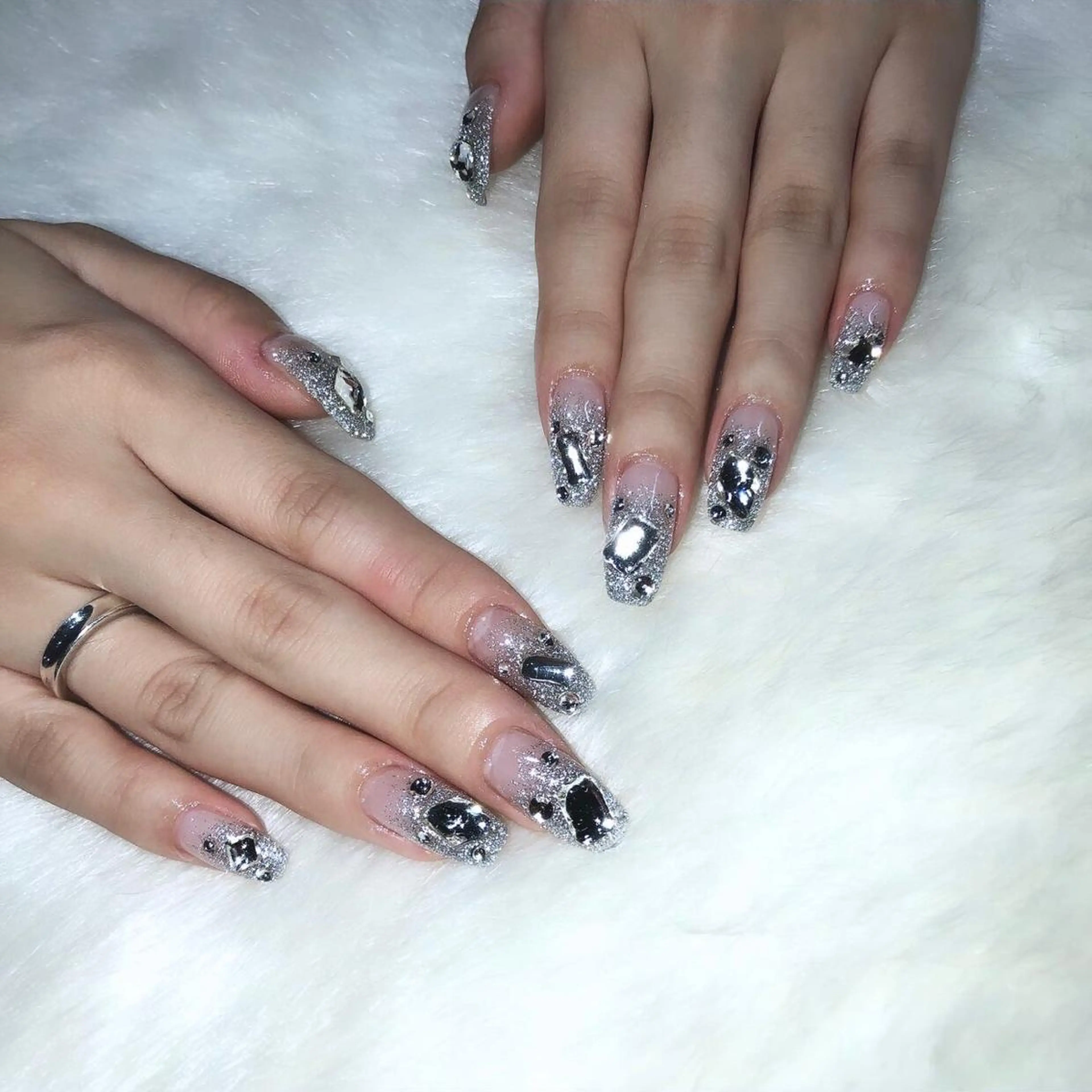 ネイル ハンドネイル フットネイル ハンドケア Nes.Nail所属・Miyagi Asamiのネイルデザイン