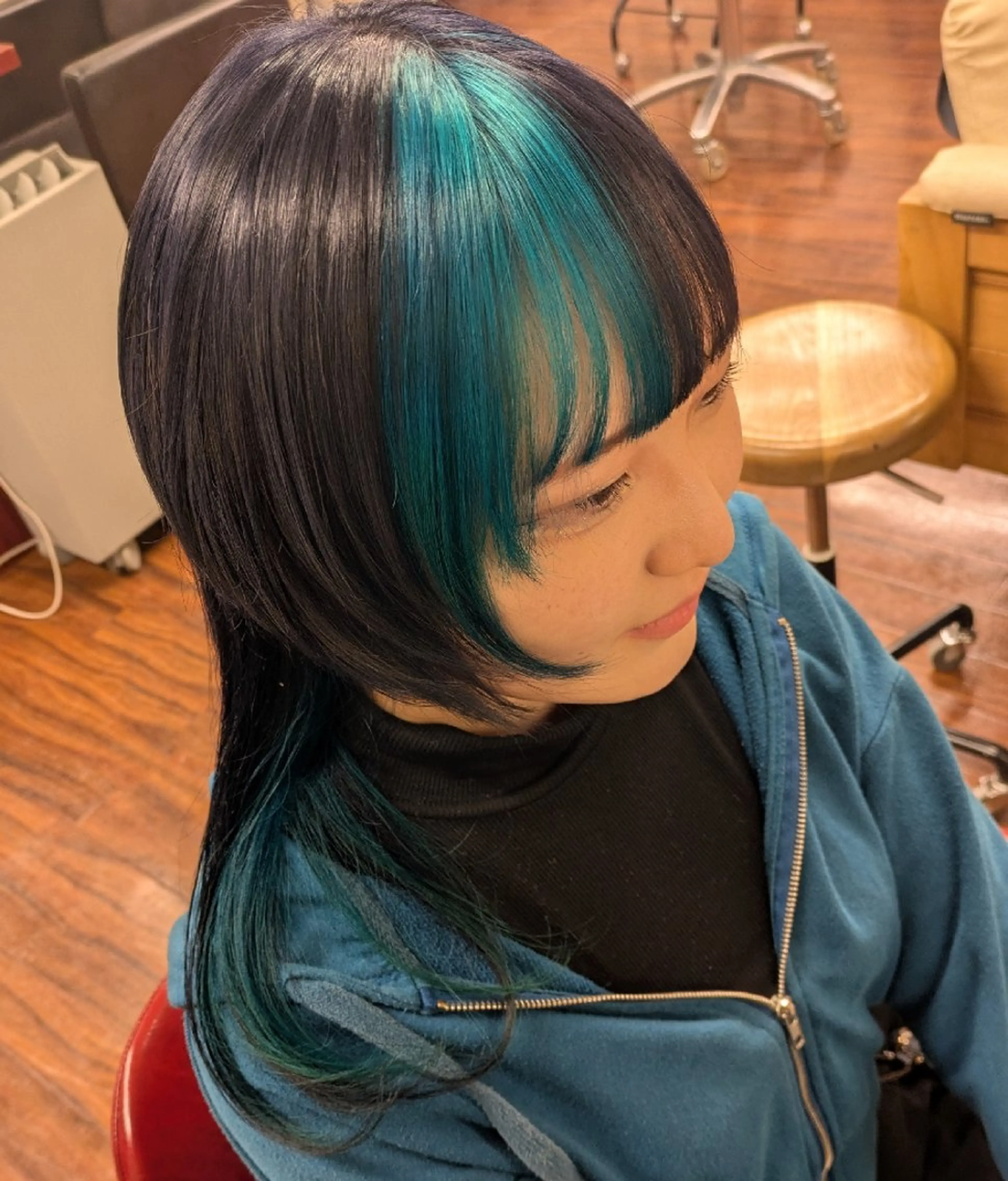 ミニモ限定🌟初回限定クーポン💓ポイントブリーチ(イヤリング,裾,前髪etc...)+カラー+カットの写真