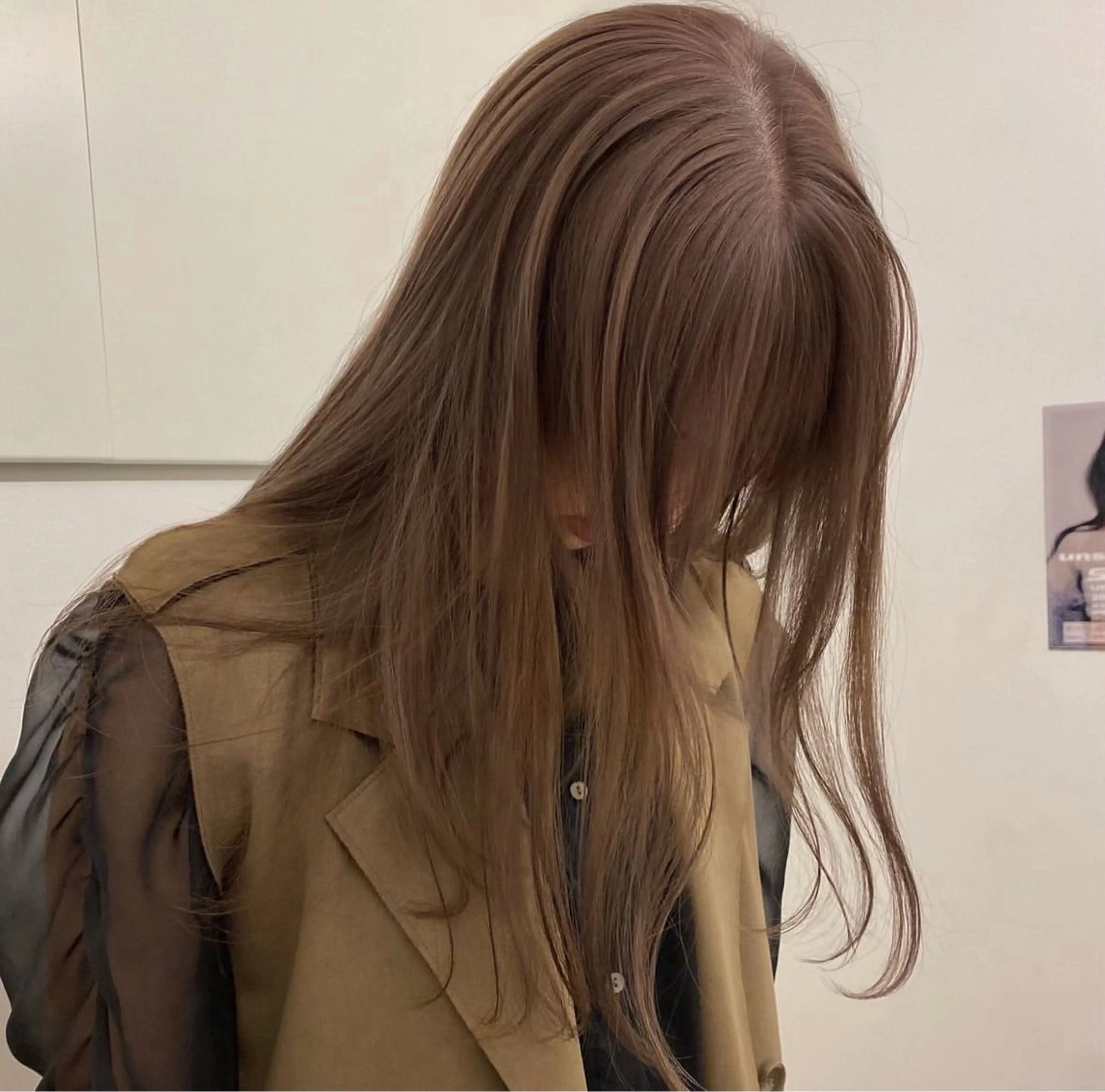 ミディアム カラー ベージュカラー 顔周りカット レイヤーカット 西宮北口/みなみのヘアスタイル