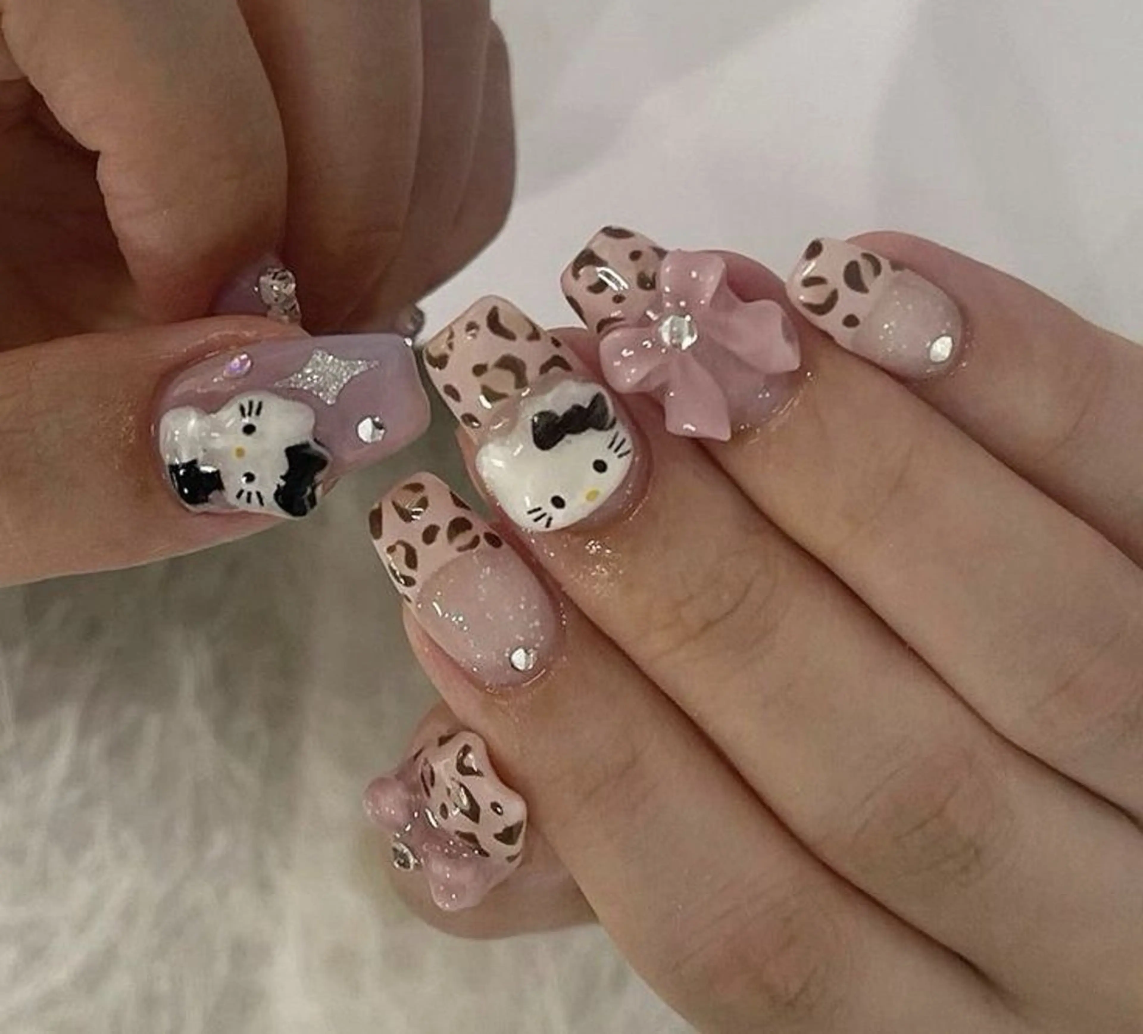 ネイル マグネットネイル ミラーネイル ピンク ネイルチップ 冬ネイル Lee Nailsのネイルデザイン