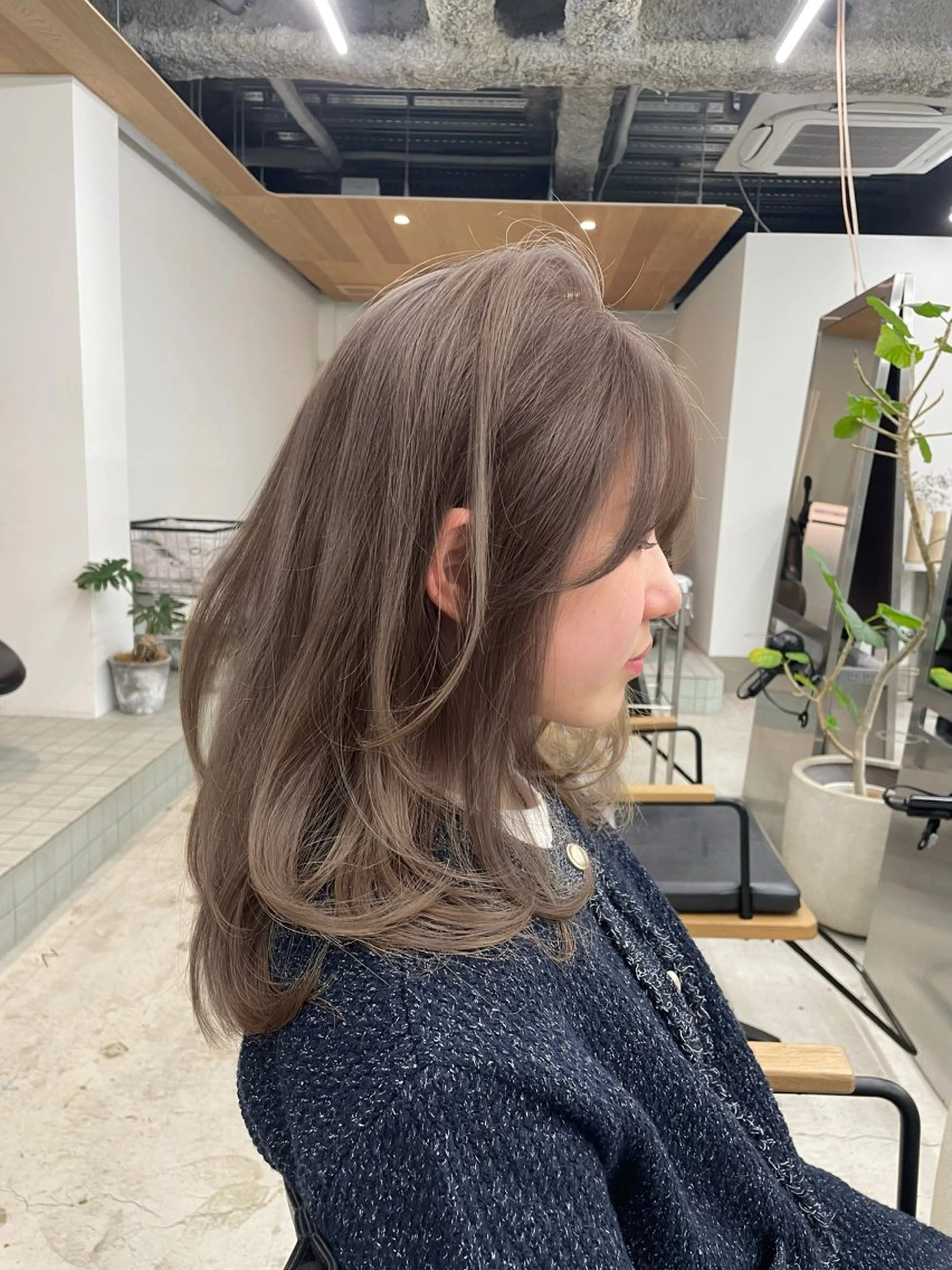 セミロング カラー 髪質改善 レイヤーカット トリートメント カット トリートメント 🩵新宿/上質艶髪/ 髪質改善🩵馬場叶林のヘアスタイル