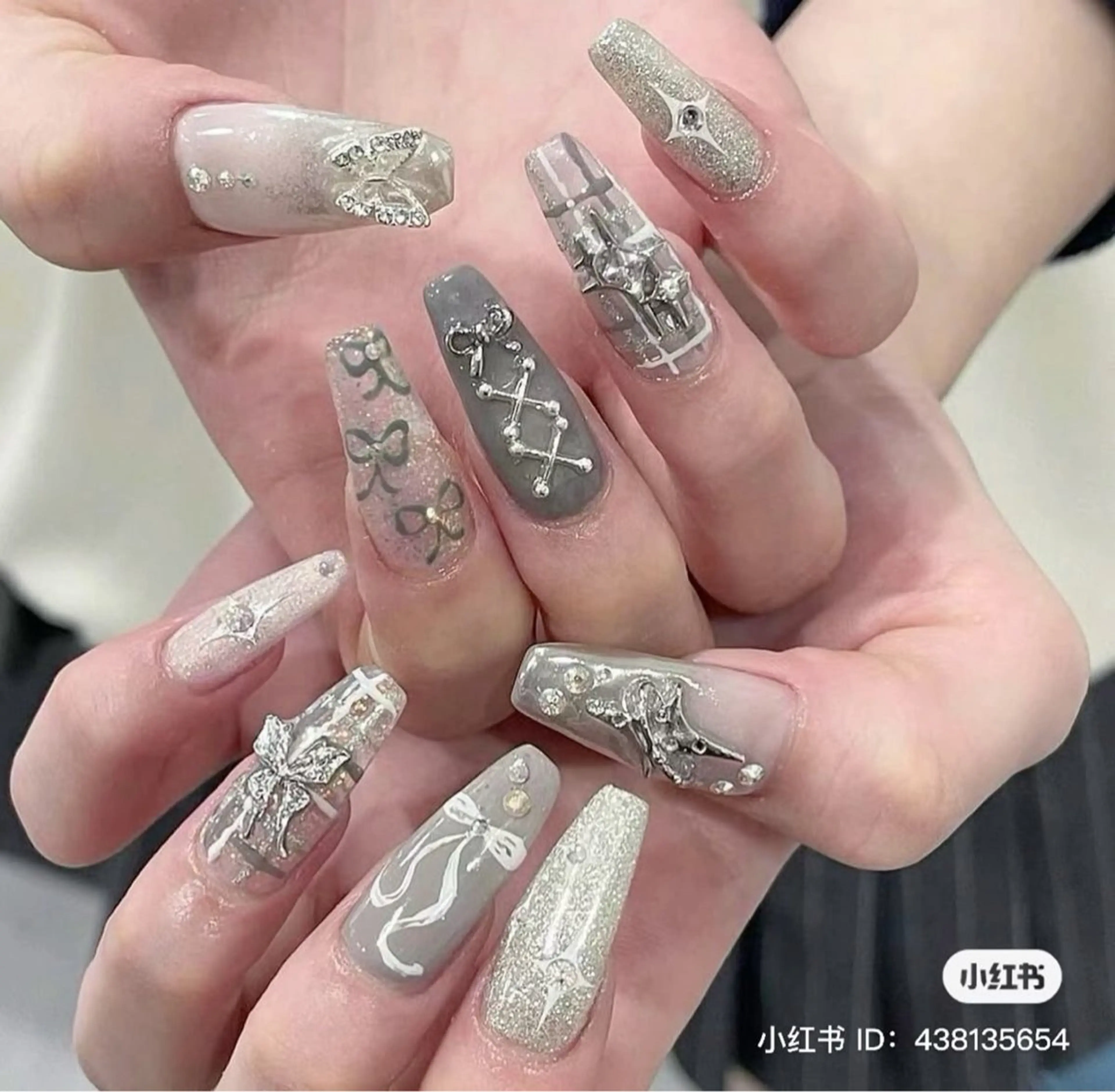 ネイル グラデーション ラメ(グリッター) マグネットネイル ミラーネイル ニュアンスネイル ハンドネイル Lumi de nails所属・Lumi de nailsのネイルデザイン