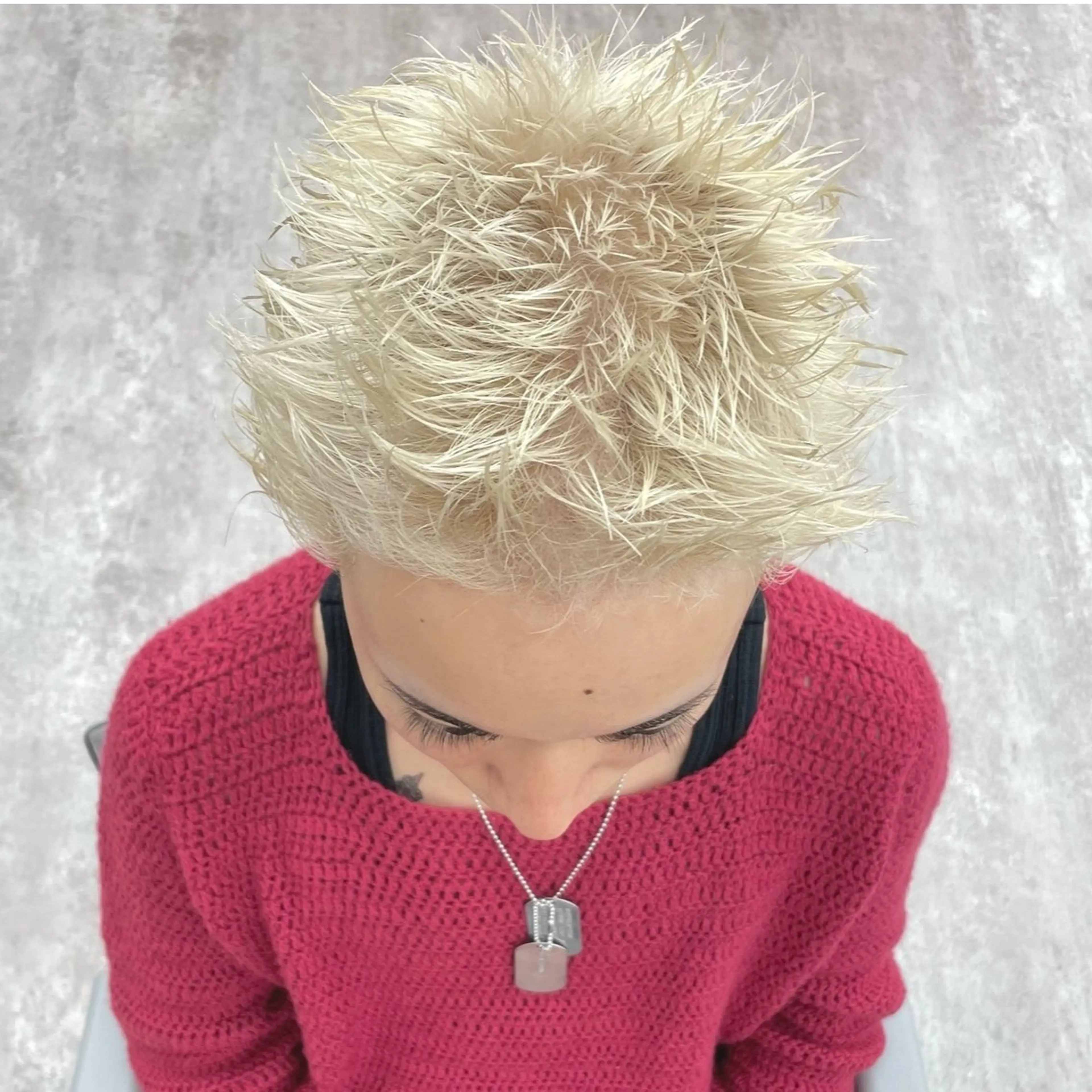 メンズ メンズハイトーン スパイキーショート 刈り上げ ヘアカラー garage.所属・スパイキーショート 平出天翔のヘアスタイル