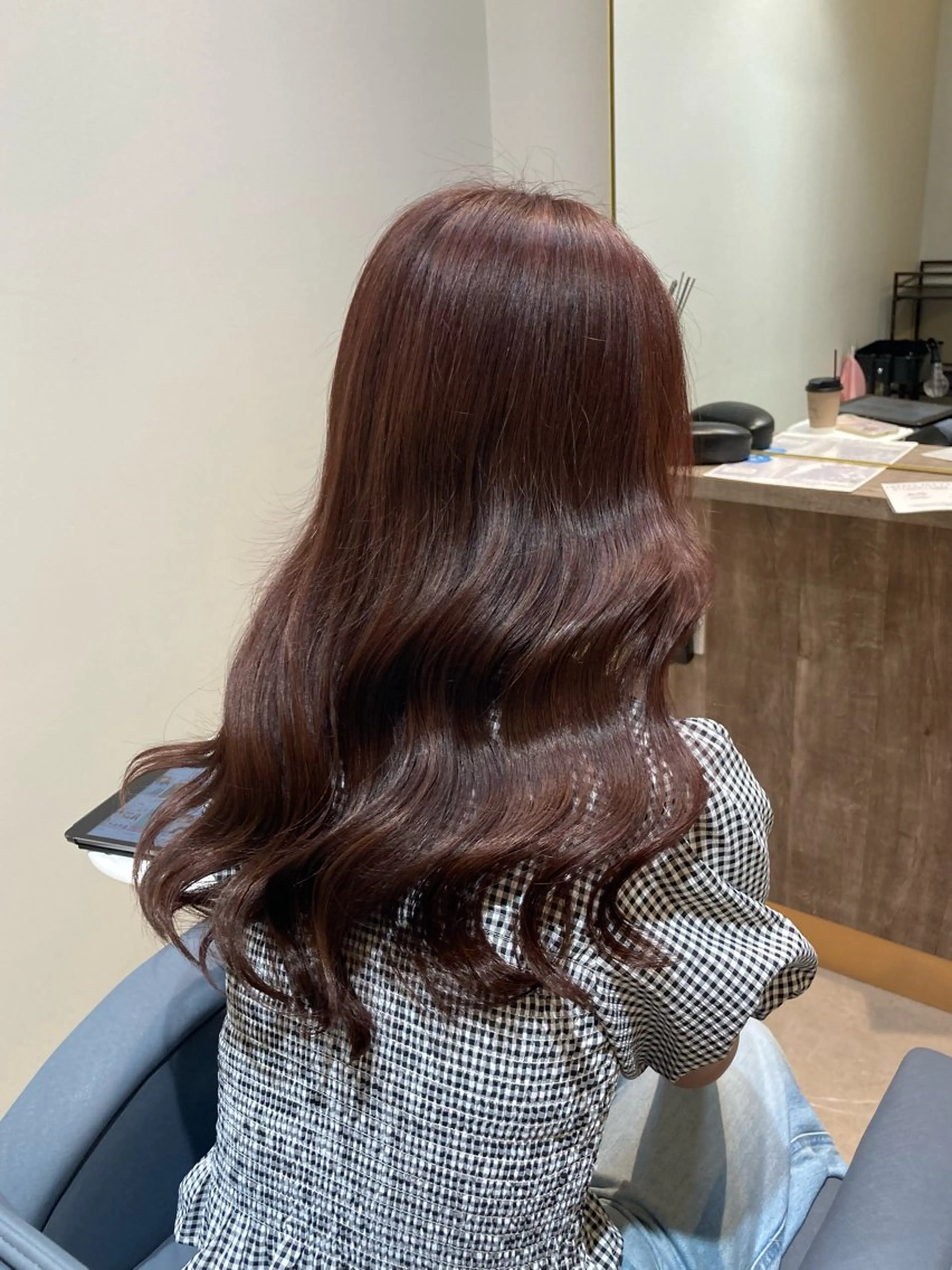 ロング カラー ベージュカラー ブリーチ ブリーチなしカラー ピンクカラー ピンクベージュ ヘアカラー ピンクカラー🎀 米津 美佑のヘアスタイル