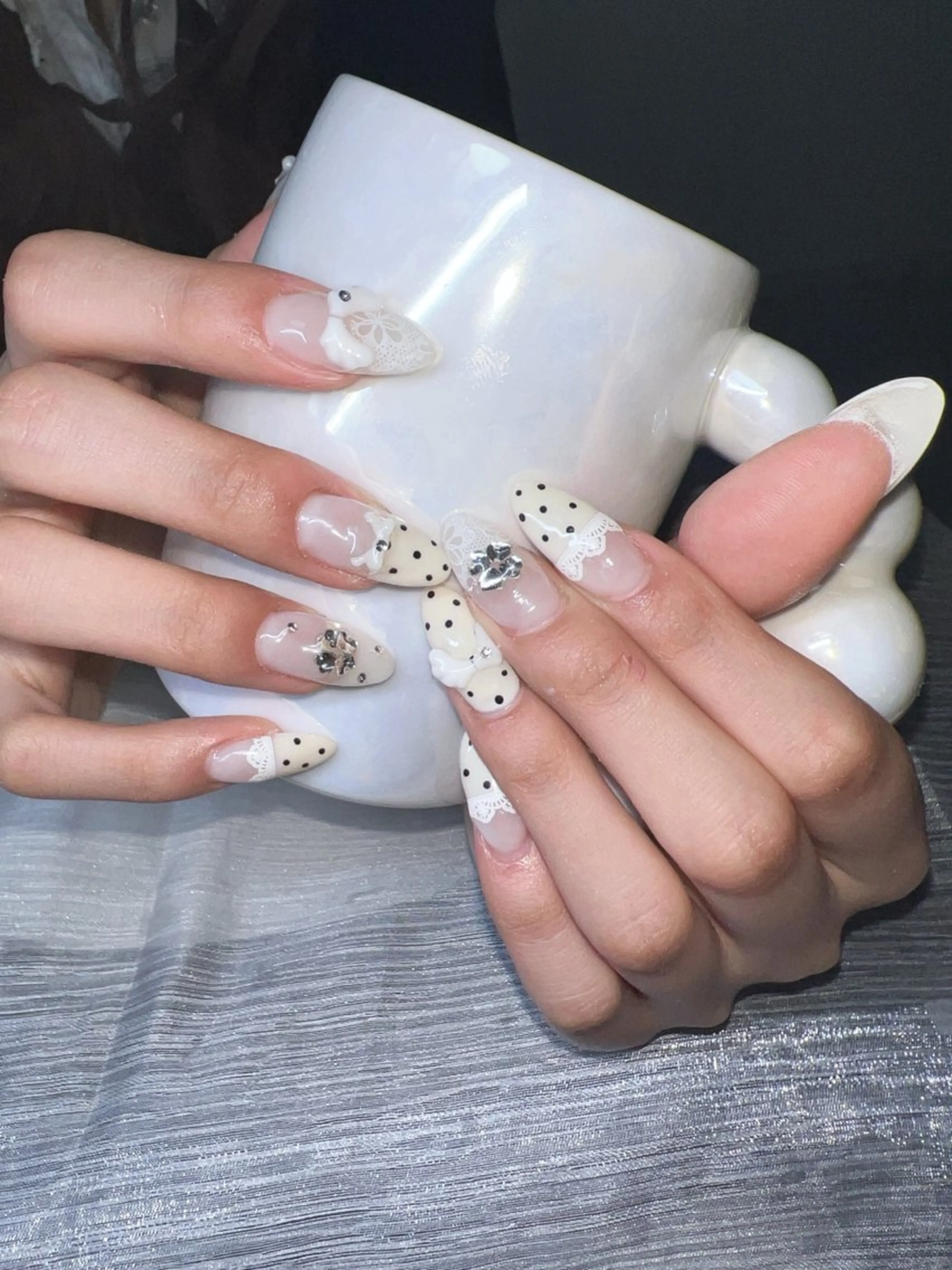 ネイル オーロラネイル チークネイル 長さ出し フットネイル フレンチネイル Lee Nailsのネイルデザイン