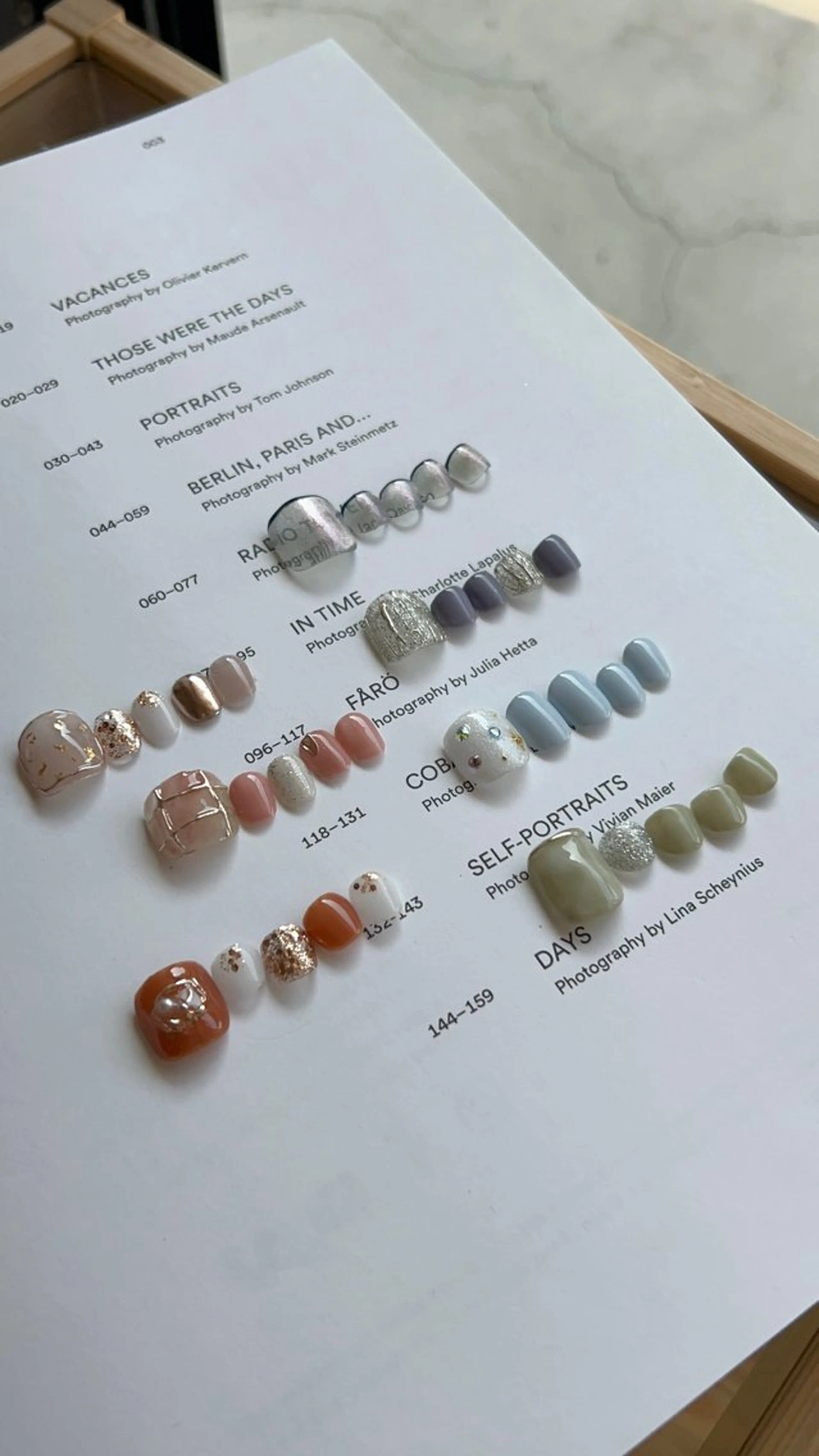 ネイル ブルー フットネイル ジェルネイル キラキラネイル 韓国ネイル RooM -produce by maynail-所属・RooM -mizuki-のネイルデザイン