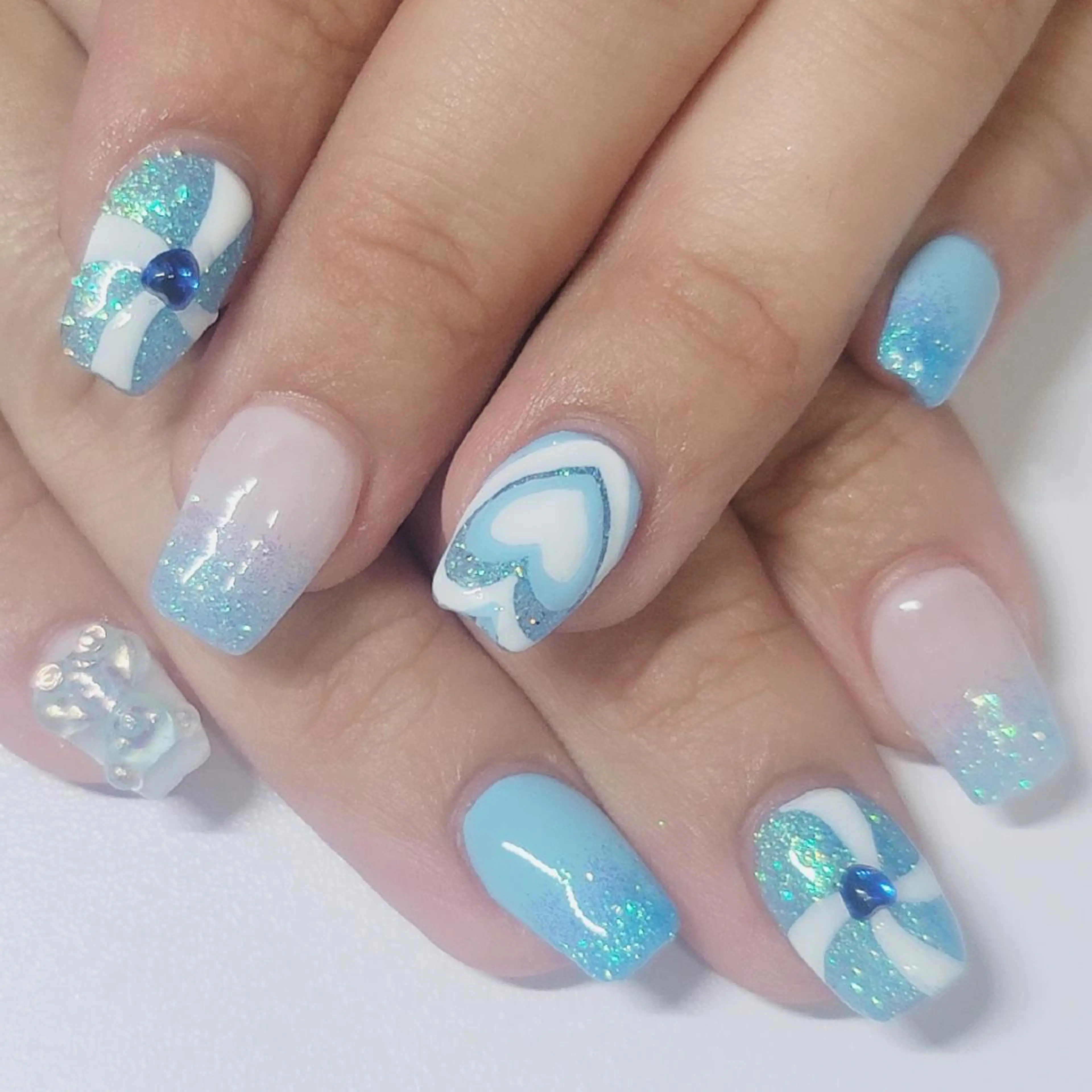 ネイル ブルー クリアネイル パステルネイル ホワイト ハンドネイル よしだ ひろきのネイルデザイン