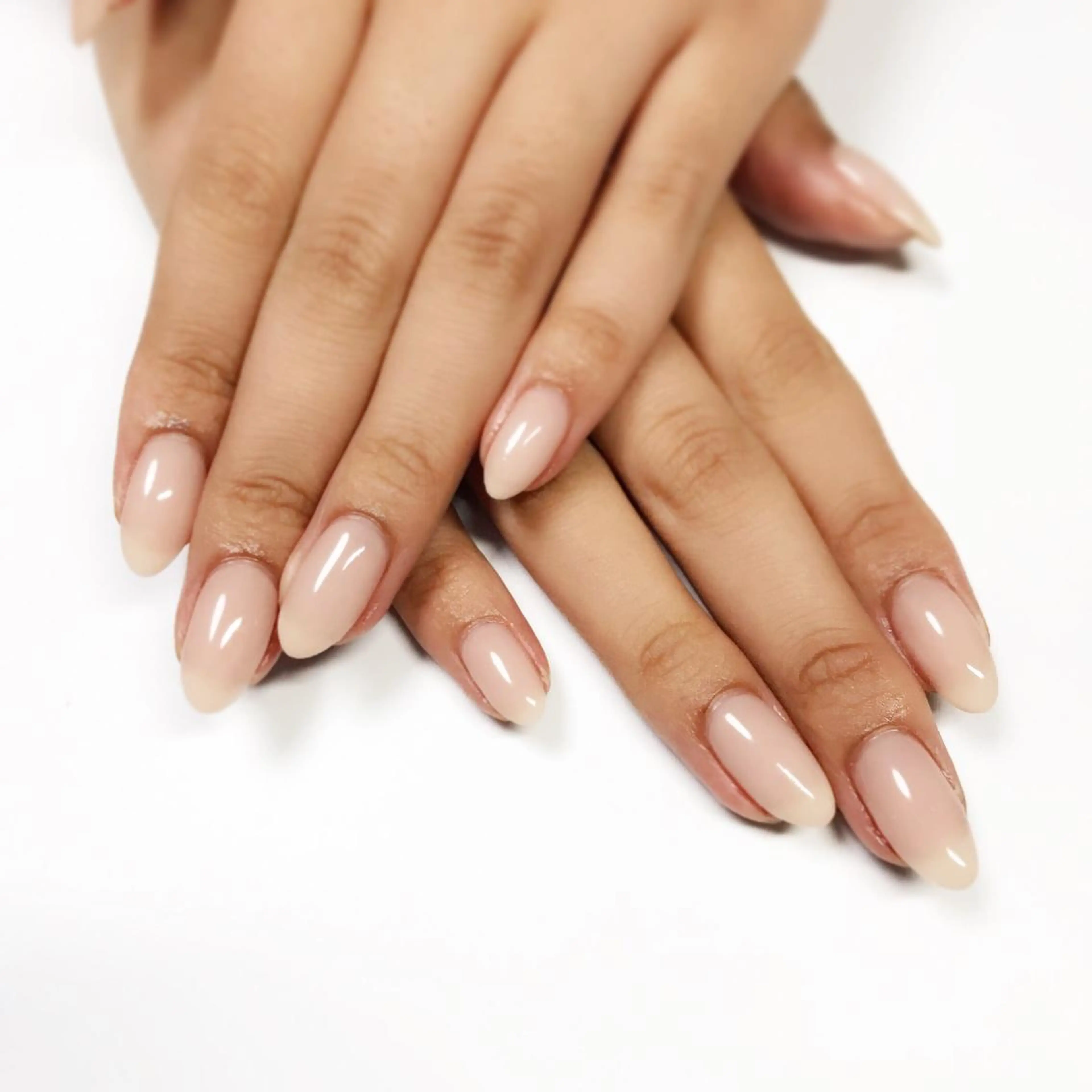 ネイル ワンカラーネイル 《カメレオン》 西田美輝のヘアスタイル