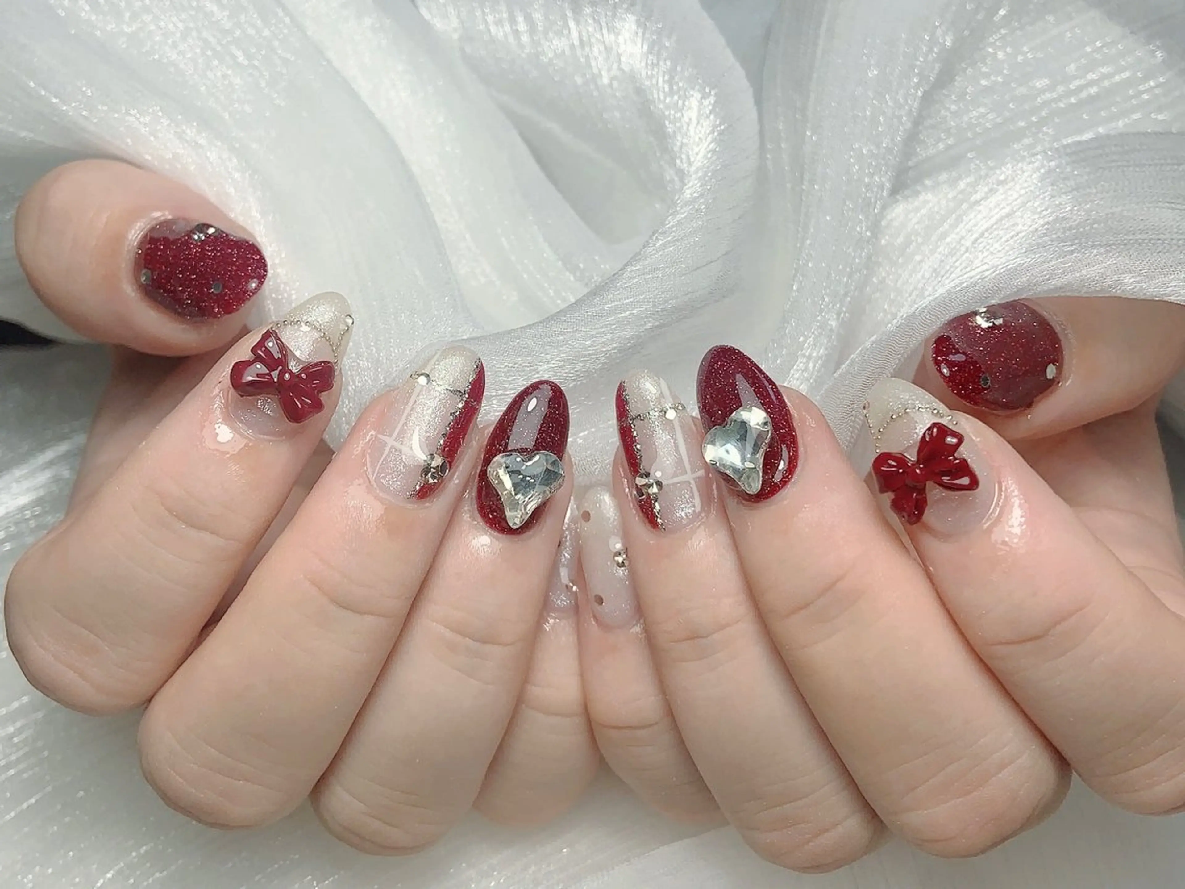 ネイル オーロラネイル チークネイル フレンチネイル ジェルネイル ガラスフレンチ ハンドネイル Nail Jolie所属・Nail Jolieのネイルデザイン