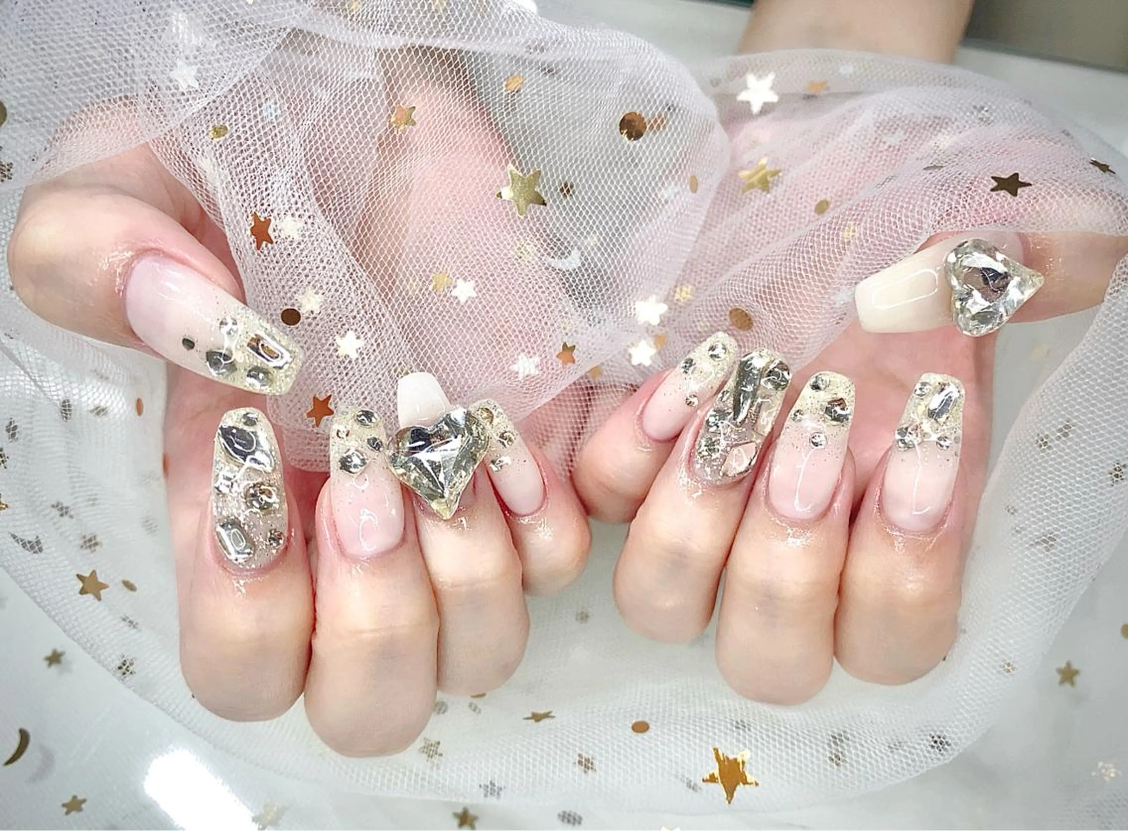 ネイル I-nailロング /ワンホン/キラキラのネイルデザイン