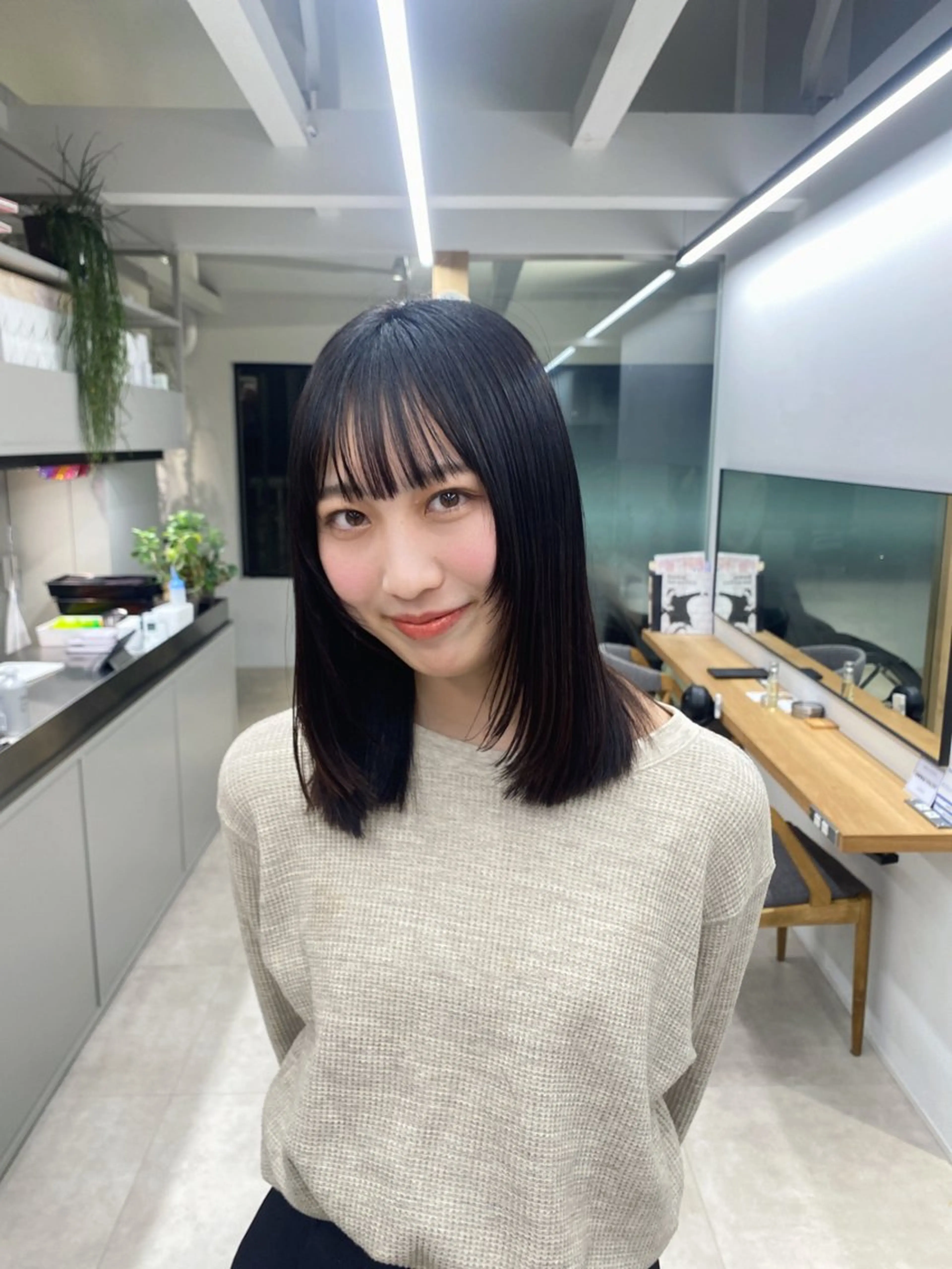 ミディアム レイヤーカット noa/ 渋谷のヘアスタイル
