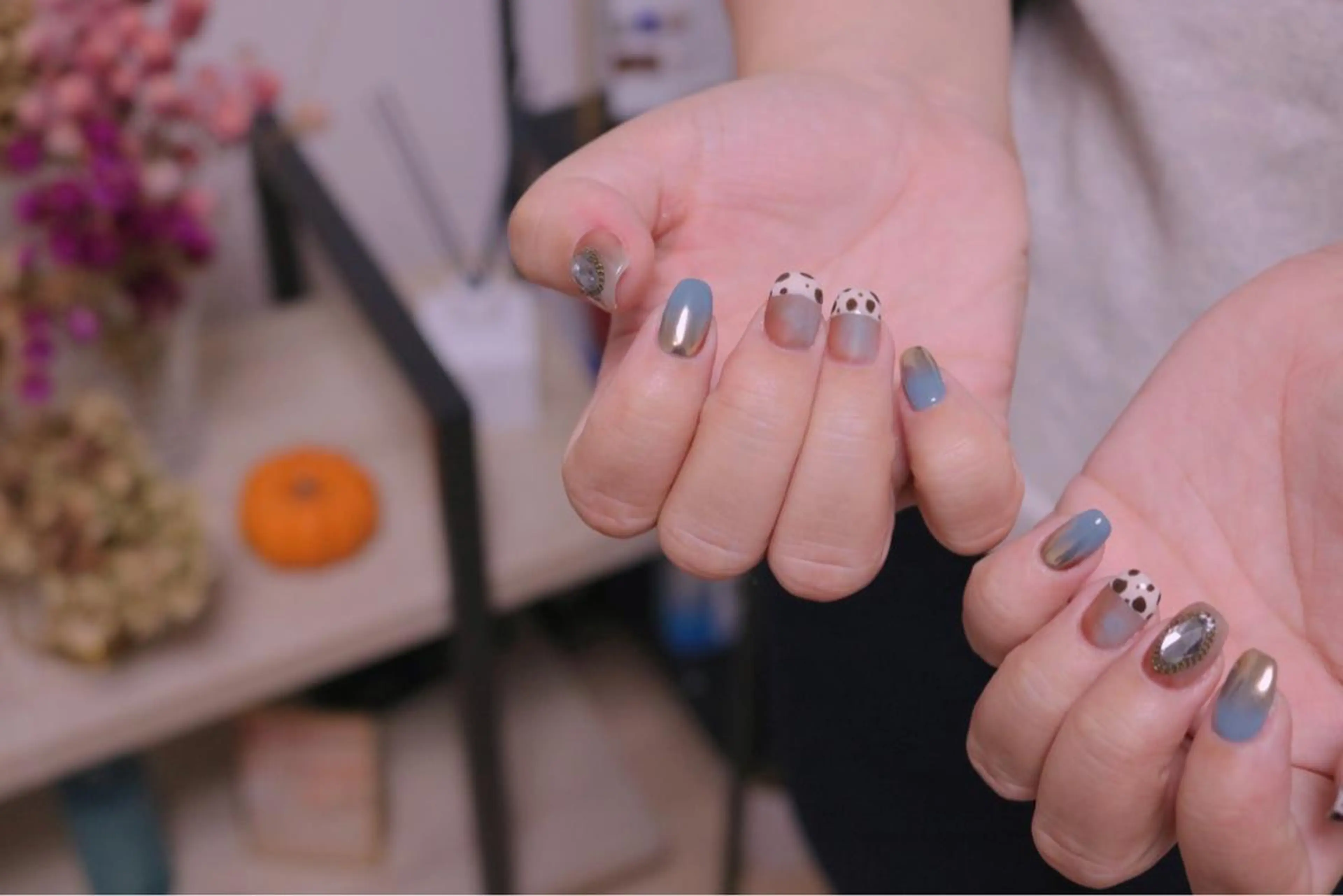 ネイル オーロラネイル カジュアル 長さ出し ジェルネイル 韓国ネイル ハンドネイル MH Nailのネイルデザイン