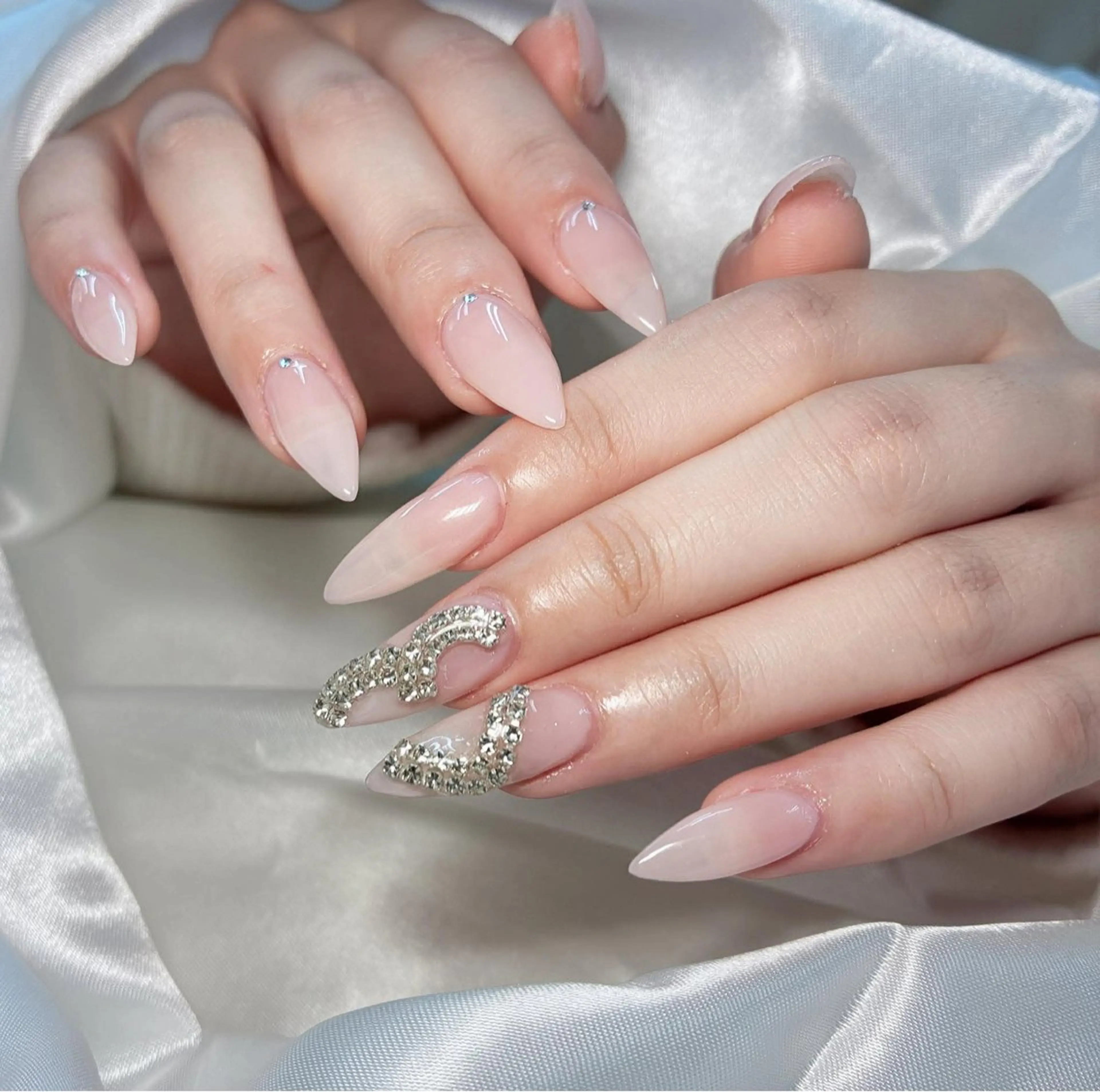 ネイル 桜ネイル フレンチネイル グラデーション 韓国ネイル マグネットネイル ハンドネイル ハンドケア Hara Nail 【パラジェル使用】のネイルデザイン