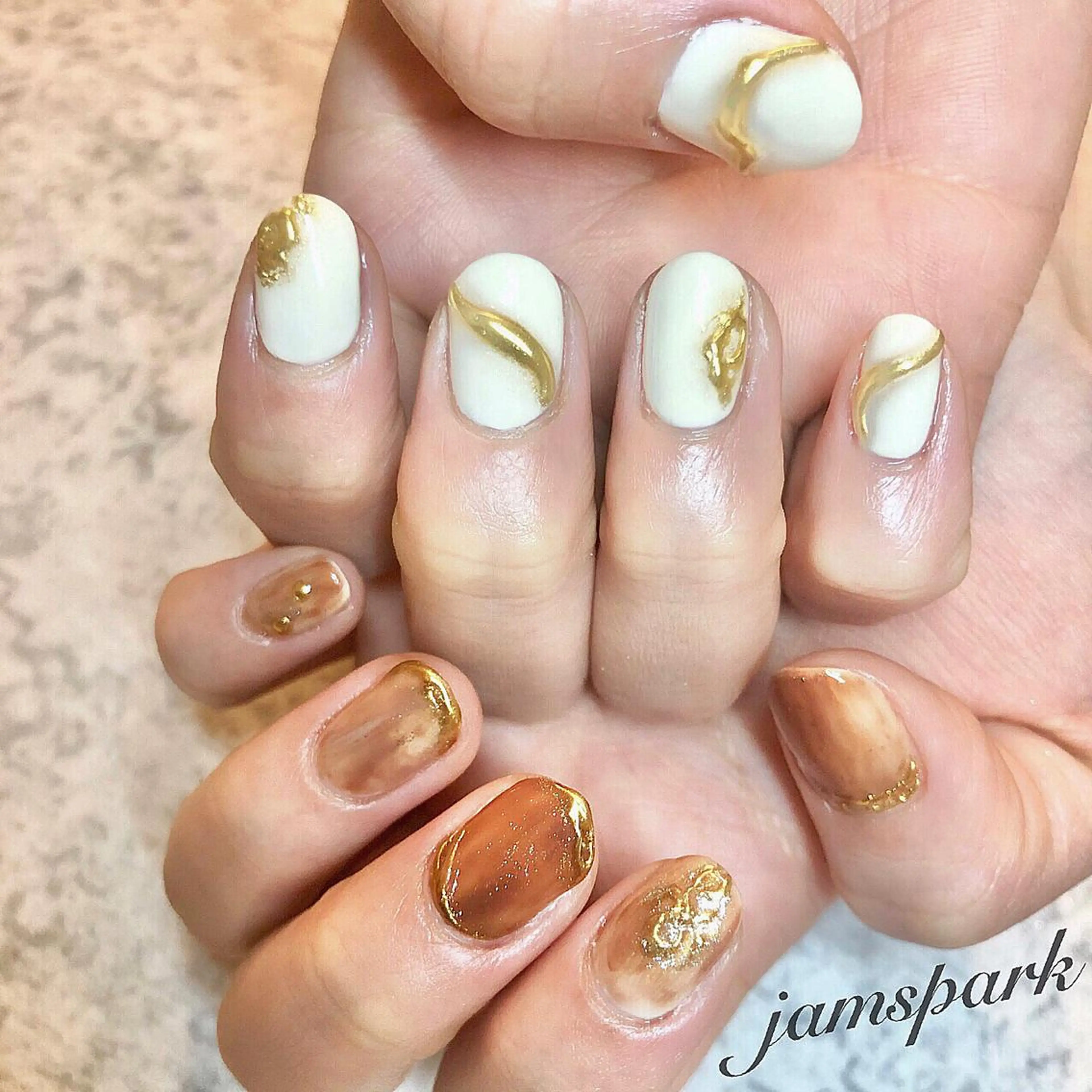 ネイル ブラウン ジェルネイル ラメ(グリッター) ニュアンスネイル 春ネイル ハンドネイル jamspark ✨のネイルデザイン