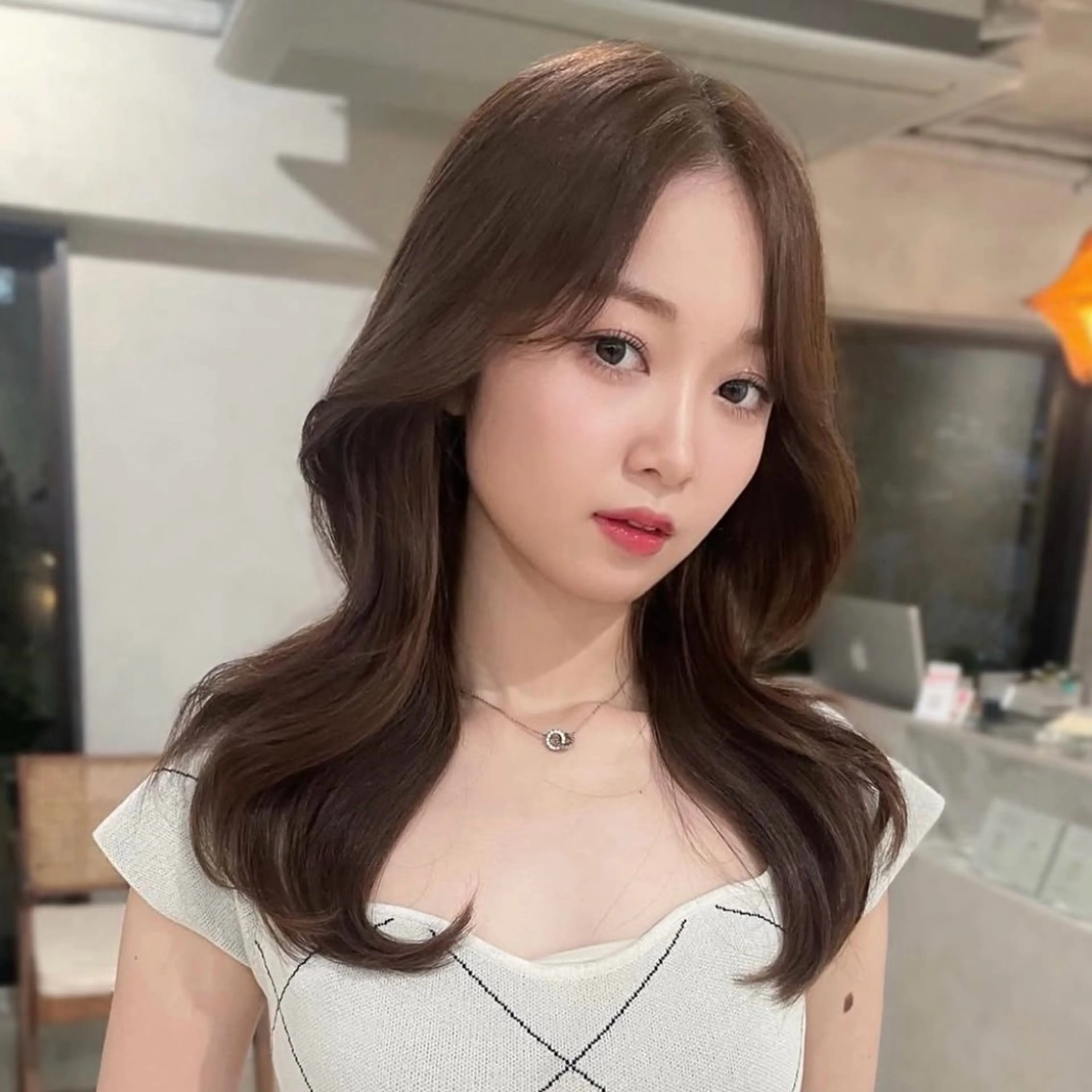 セミロング カラー ベージュカラー ブラウンカラー ブラウンベージュ レイヤーカット モテ韓国ヘア/ レイヤー🤍RIKAのヘアスタイル