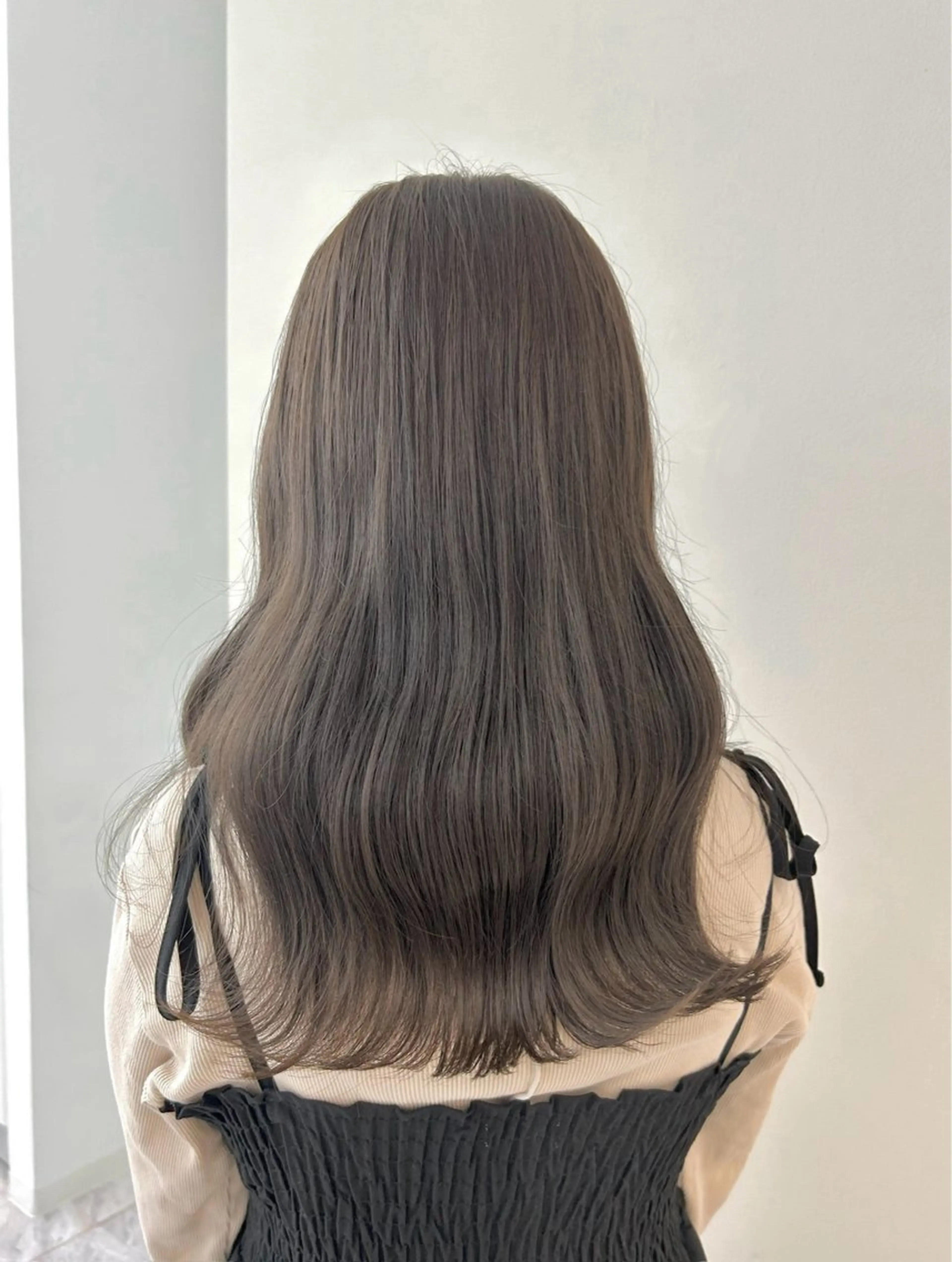 セミロング カット ヘアカラー トリートメント ミウラ コトミ🩵のヘアスタイル